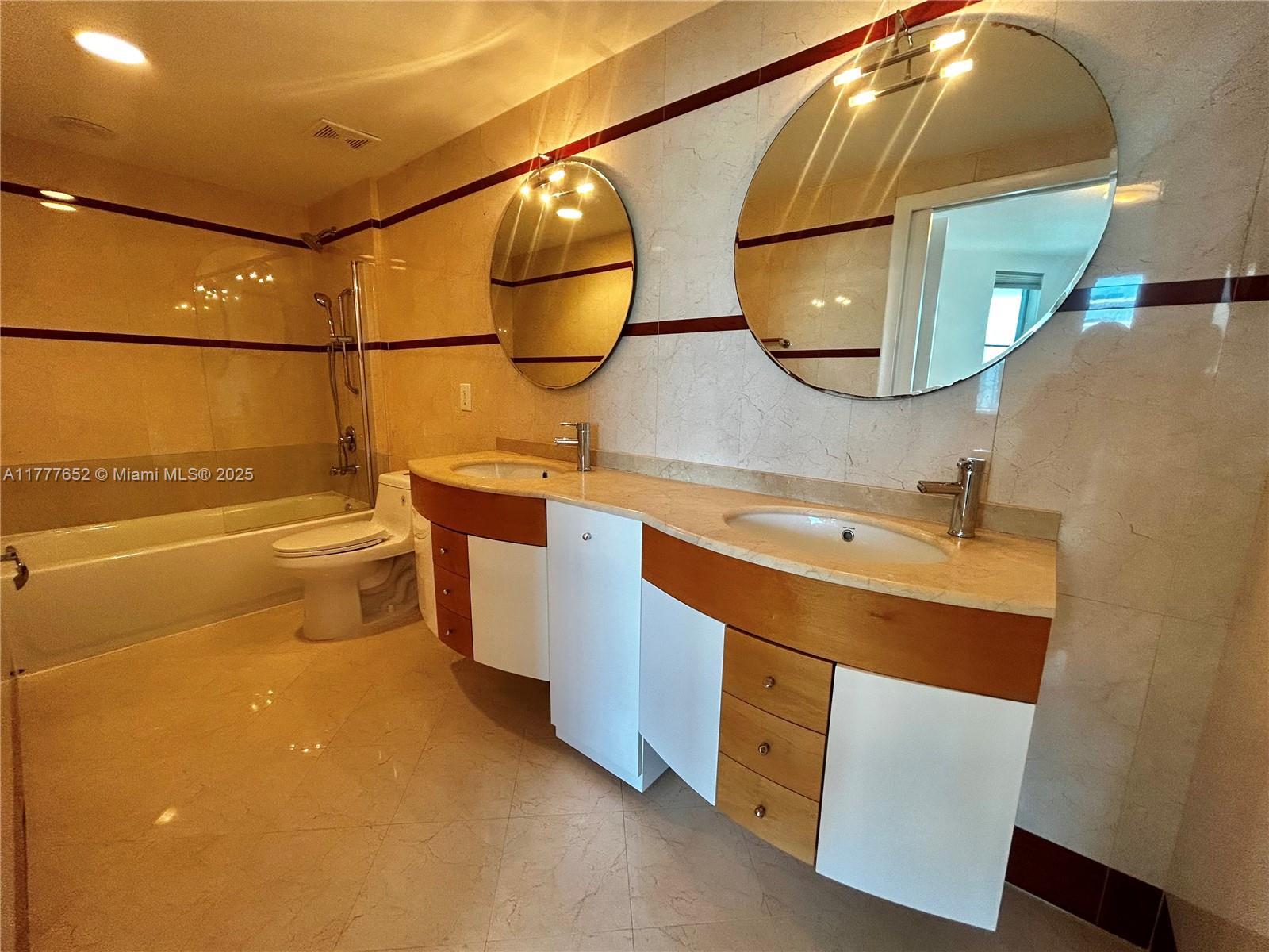 110 Washington Ave #1814, Miami Beach FL 33139