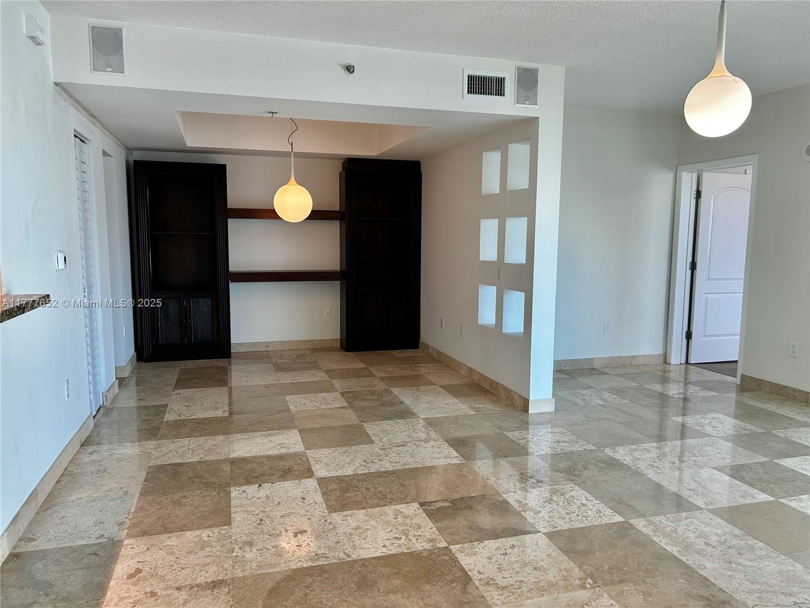 110 Washington Ave #1814, Miami Beach FL 33139