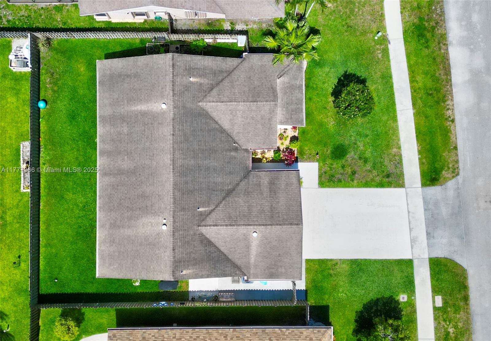 10640 NW 32nd St, Sunrise, Florida image 2