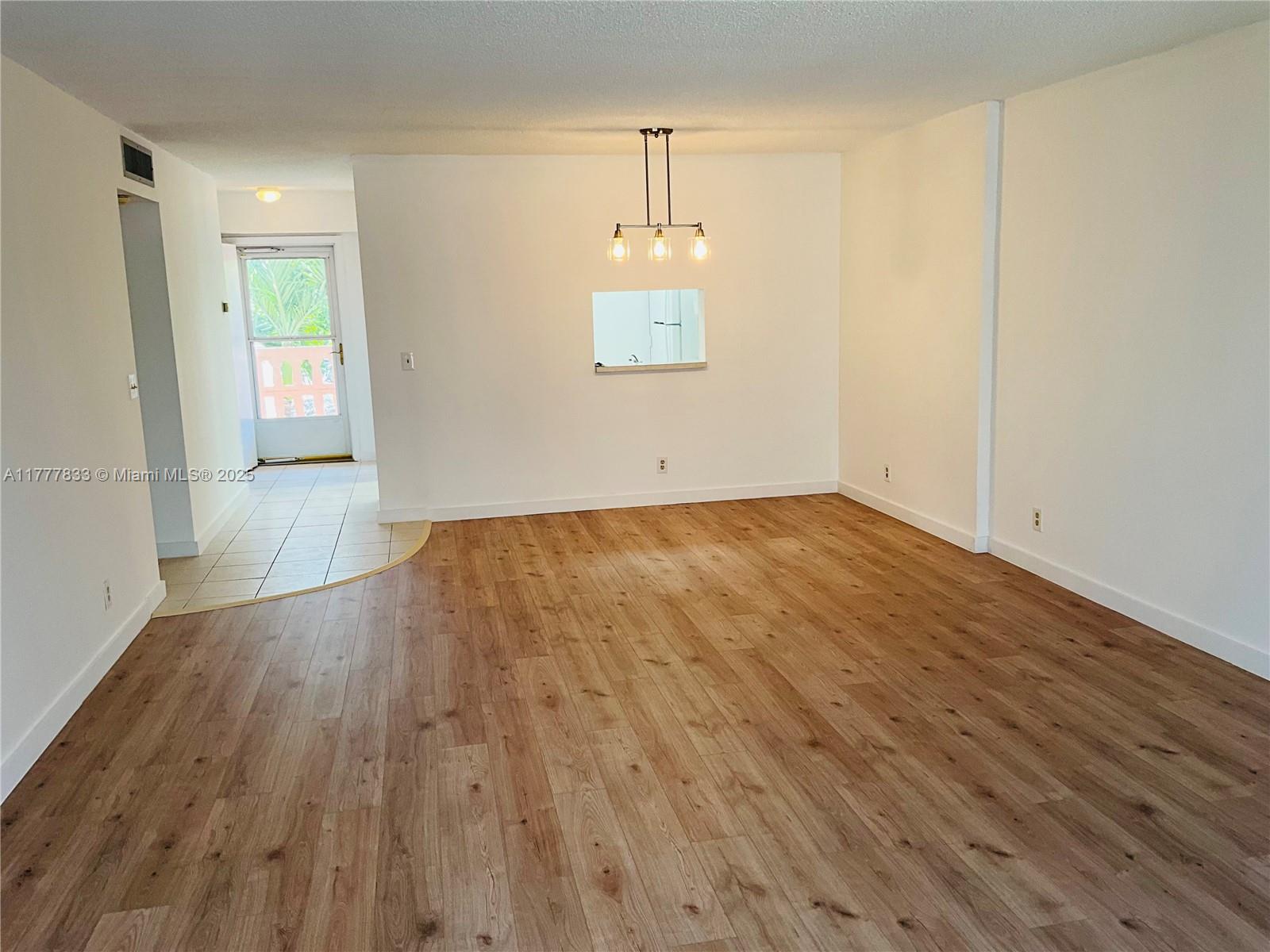 201 SE 11th Ter #302, Dania Beach, Florida image 2