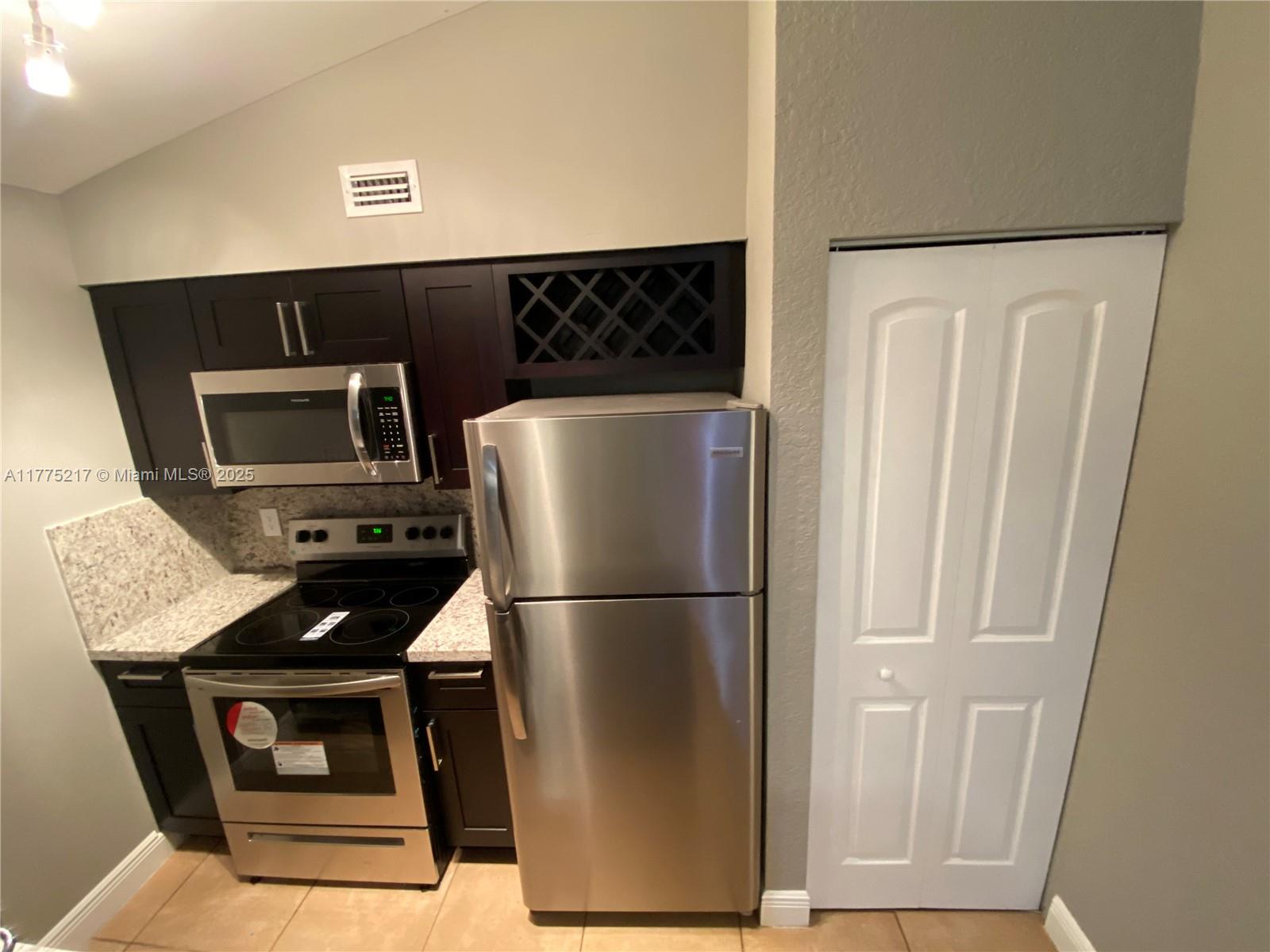 Property photo # 6