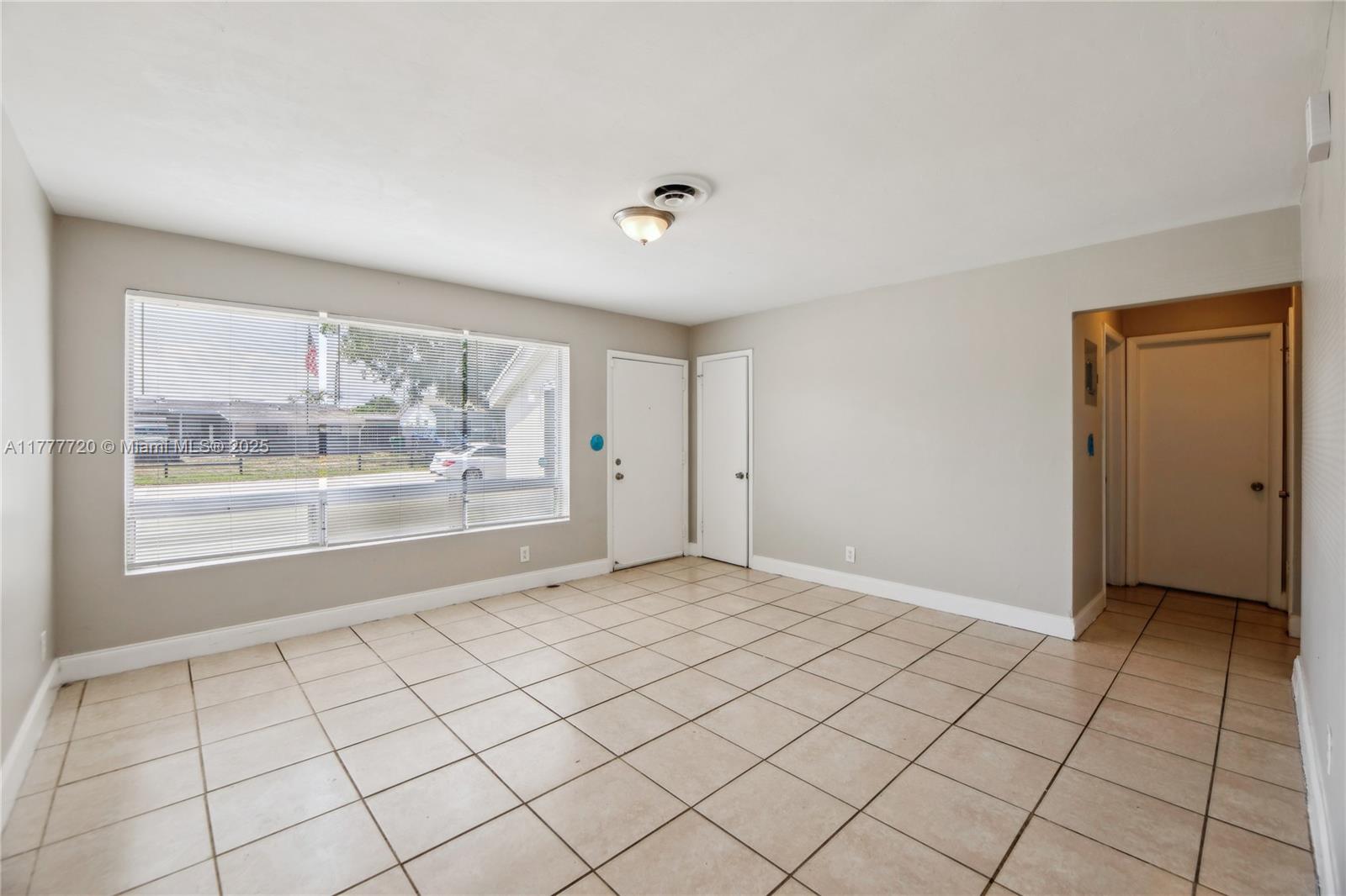 5810 SW 54th Ave, Davie, Florida image 3