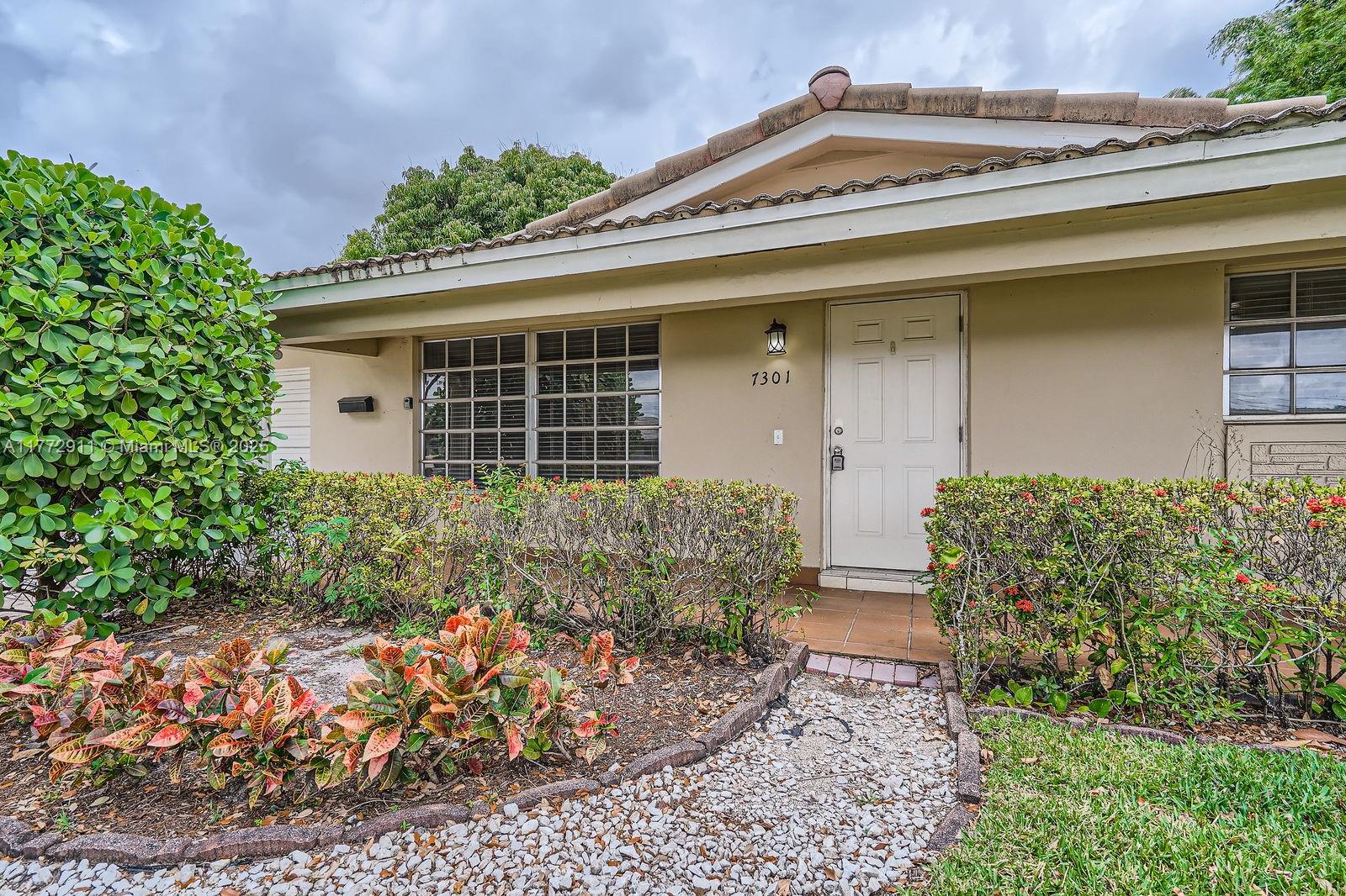 7301 NW 11th St, Plantation, Florida image 2