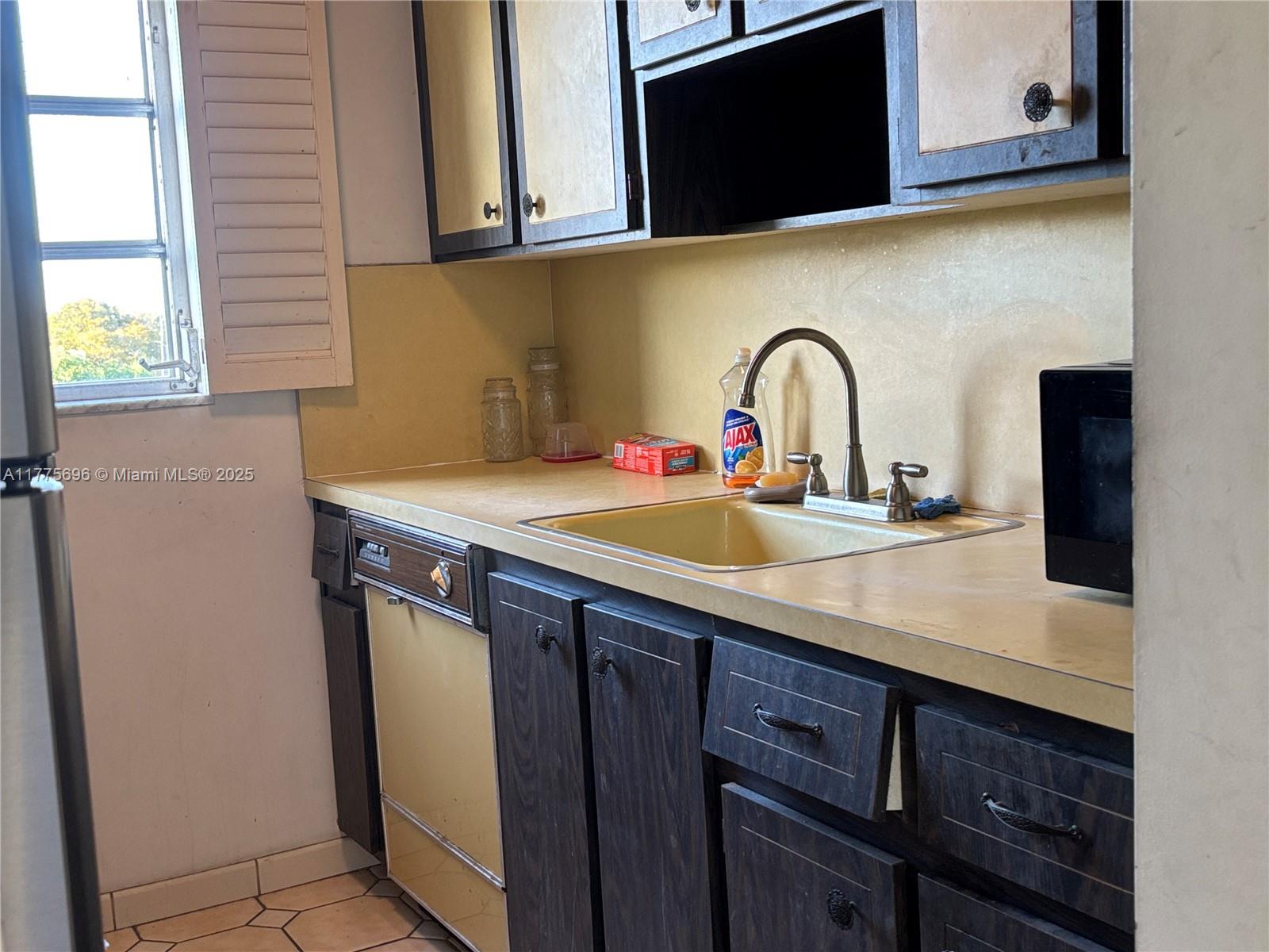 1701 Washington St #404, Hollywood, Florida image 5
