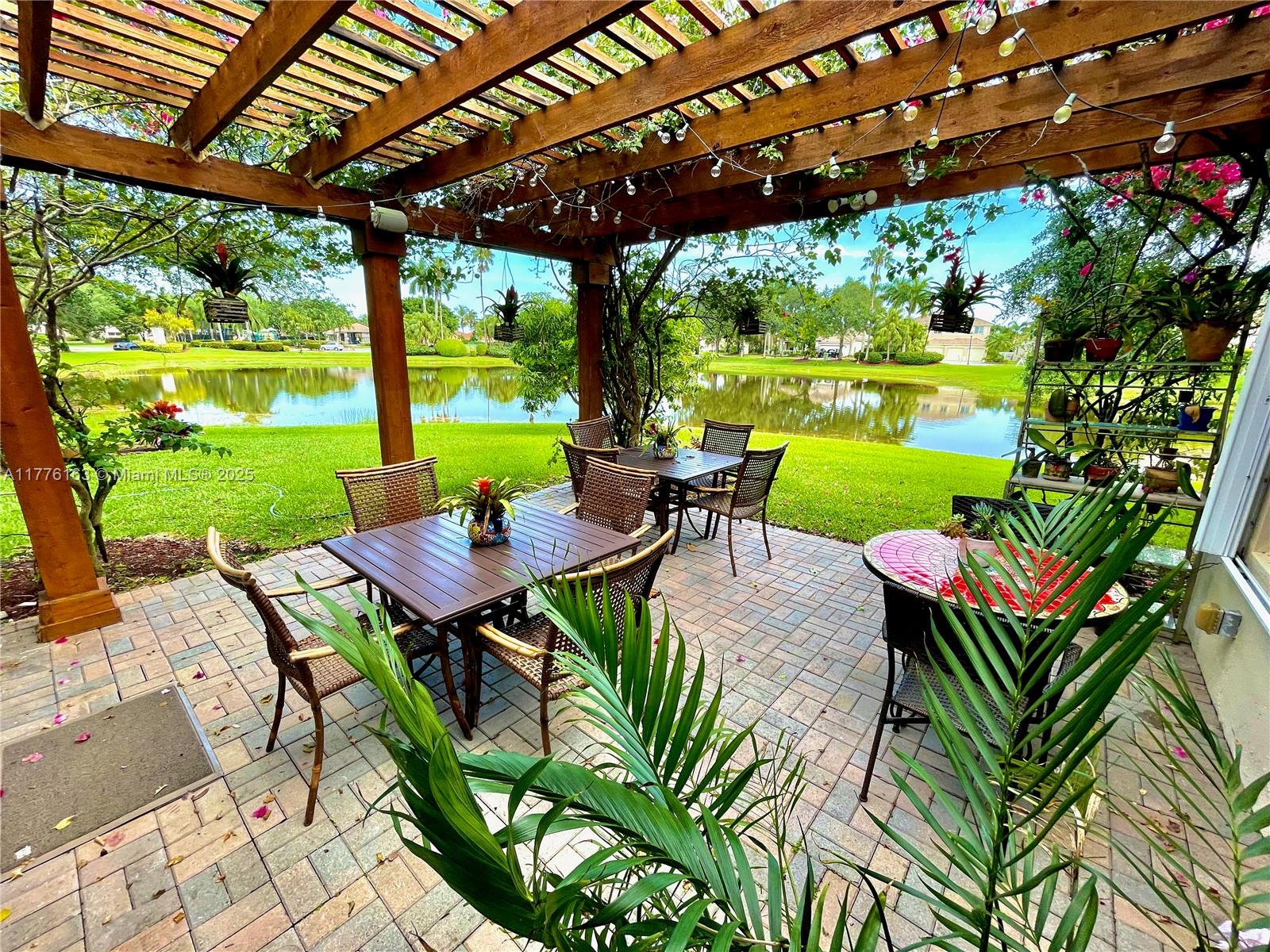 845 Vista Meadows Dr, Weston, Florida image 3