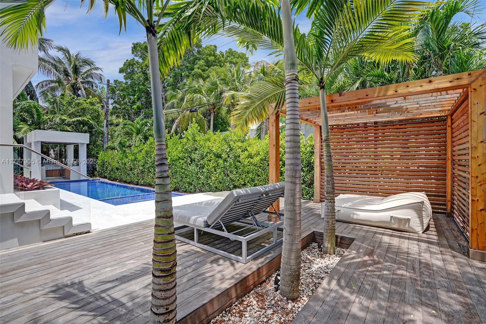 201 Buttonwood Dr, Key Biscayne, Florida image 36