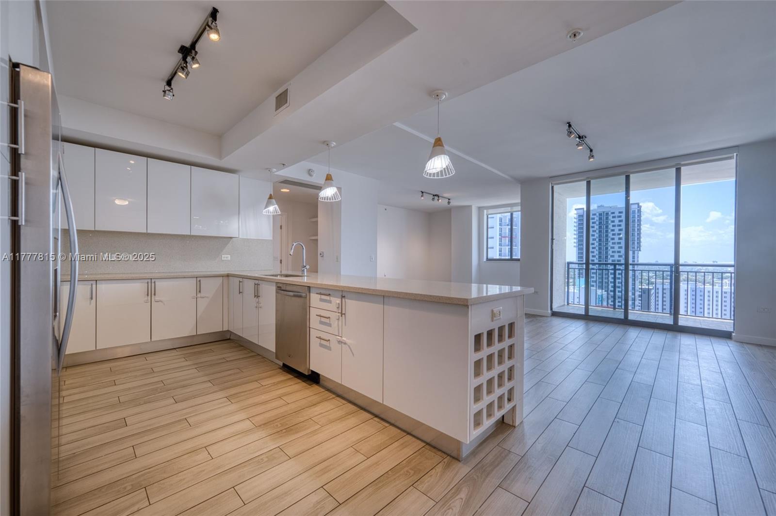 999 SW 1st Ave #1912, Miami FL 33130