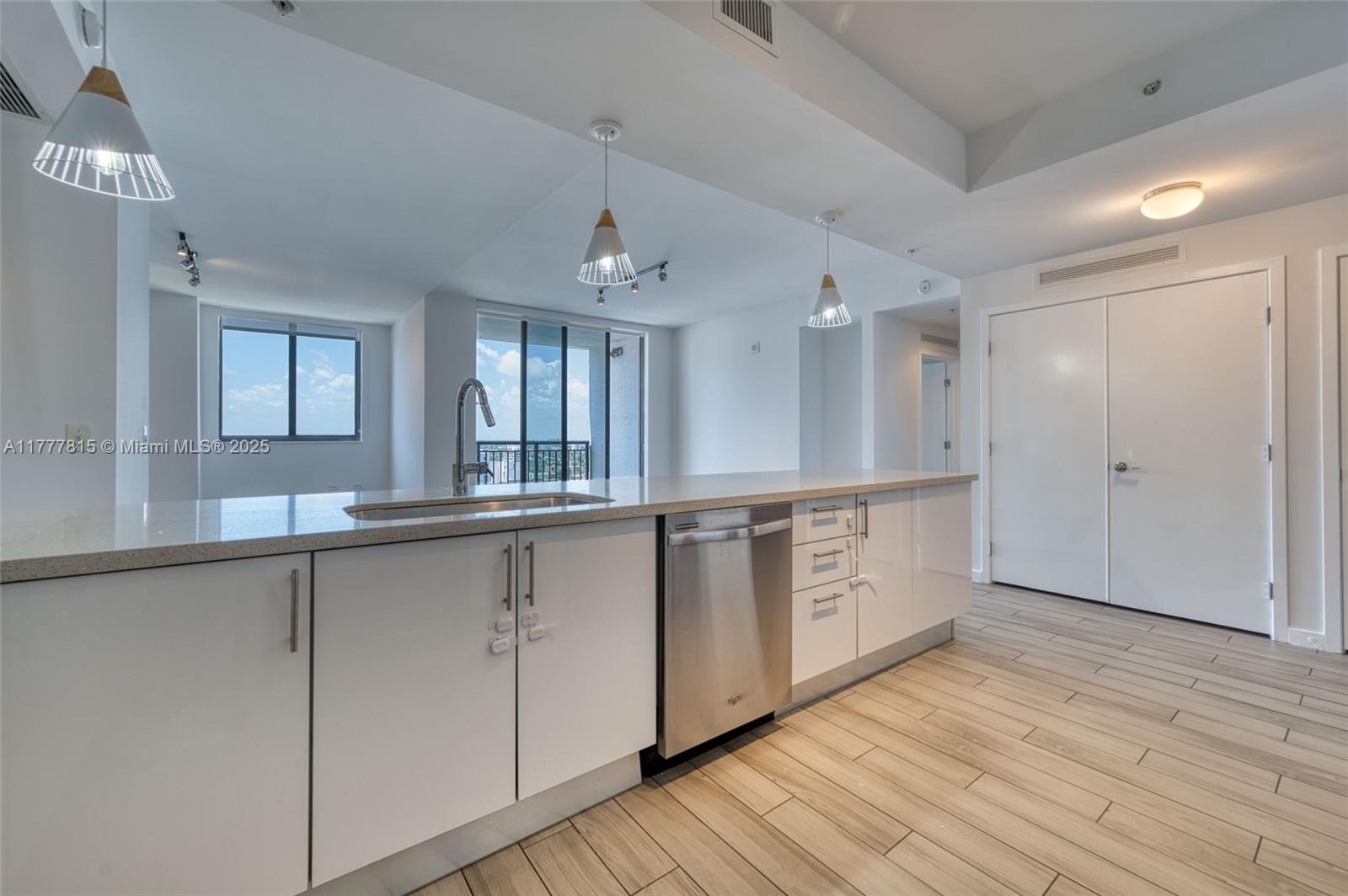 999 SW 1st Ave #1912, Miami FL 33130