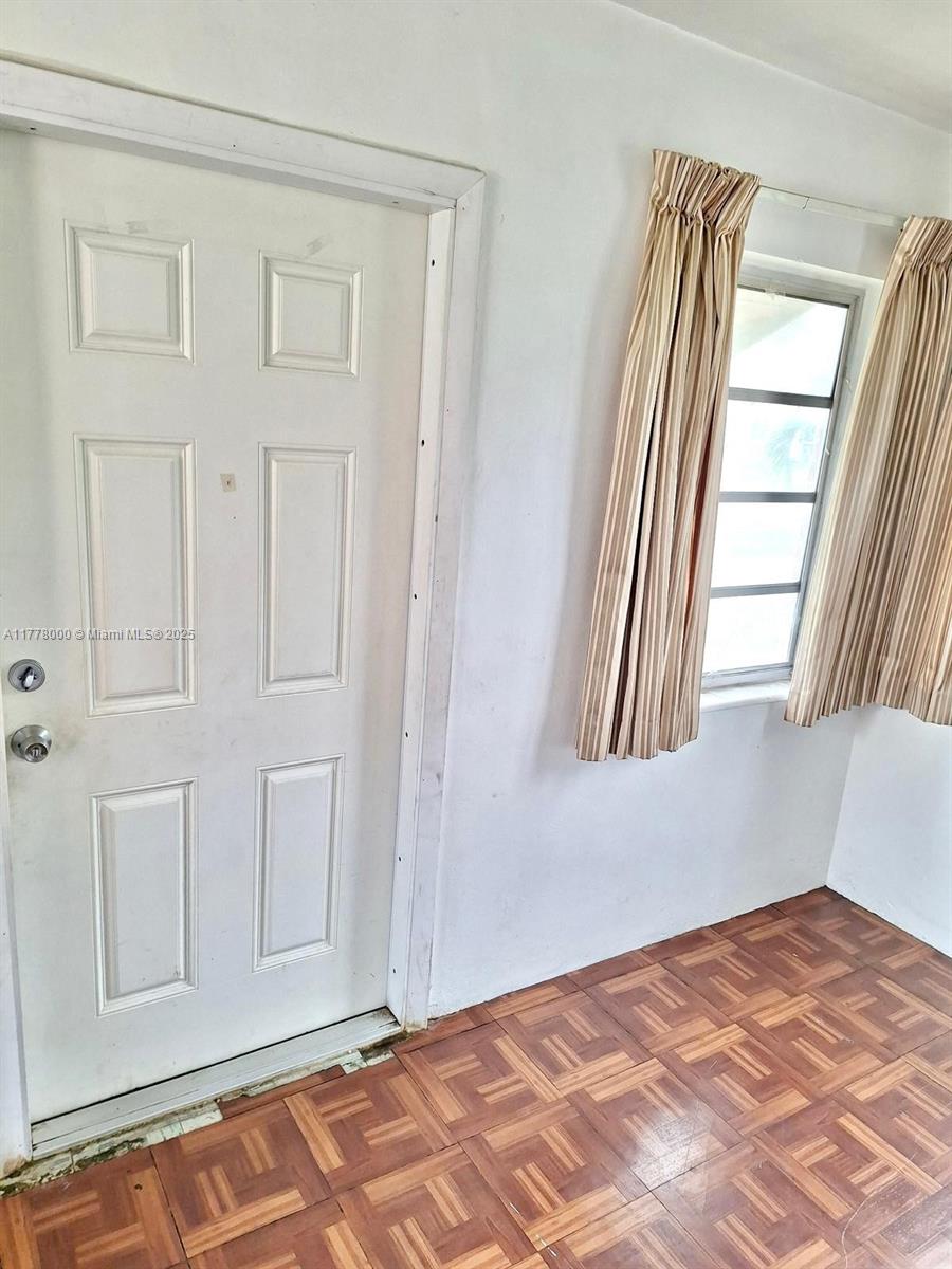 616 NW 3rd Ct, Hallandale Beach, Florida image 17