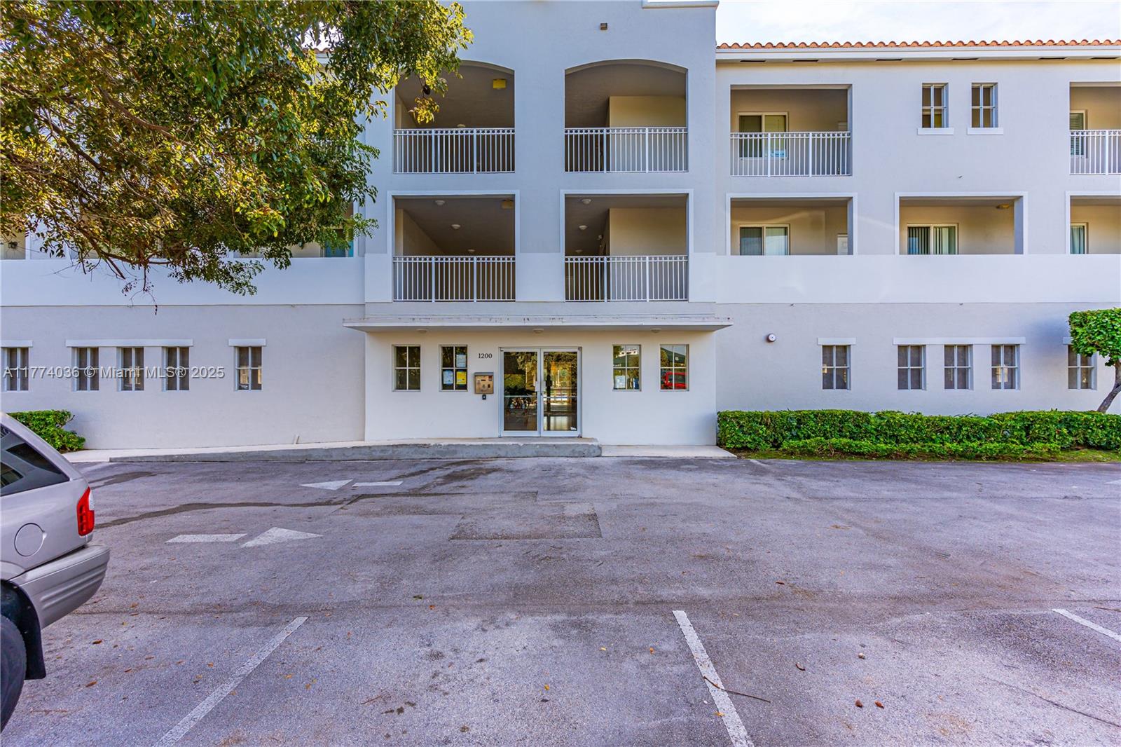 1200 NE 105th St #35, Miami Shores, Florida image 3