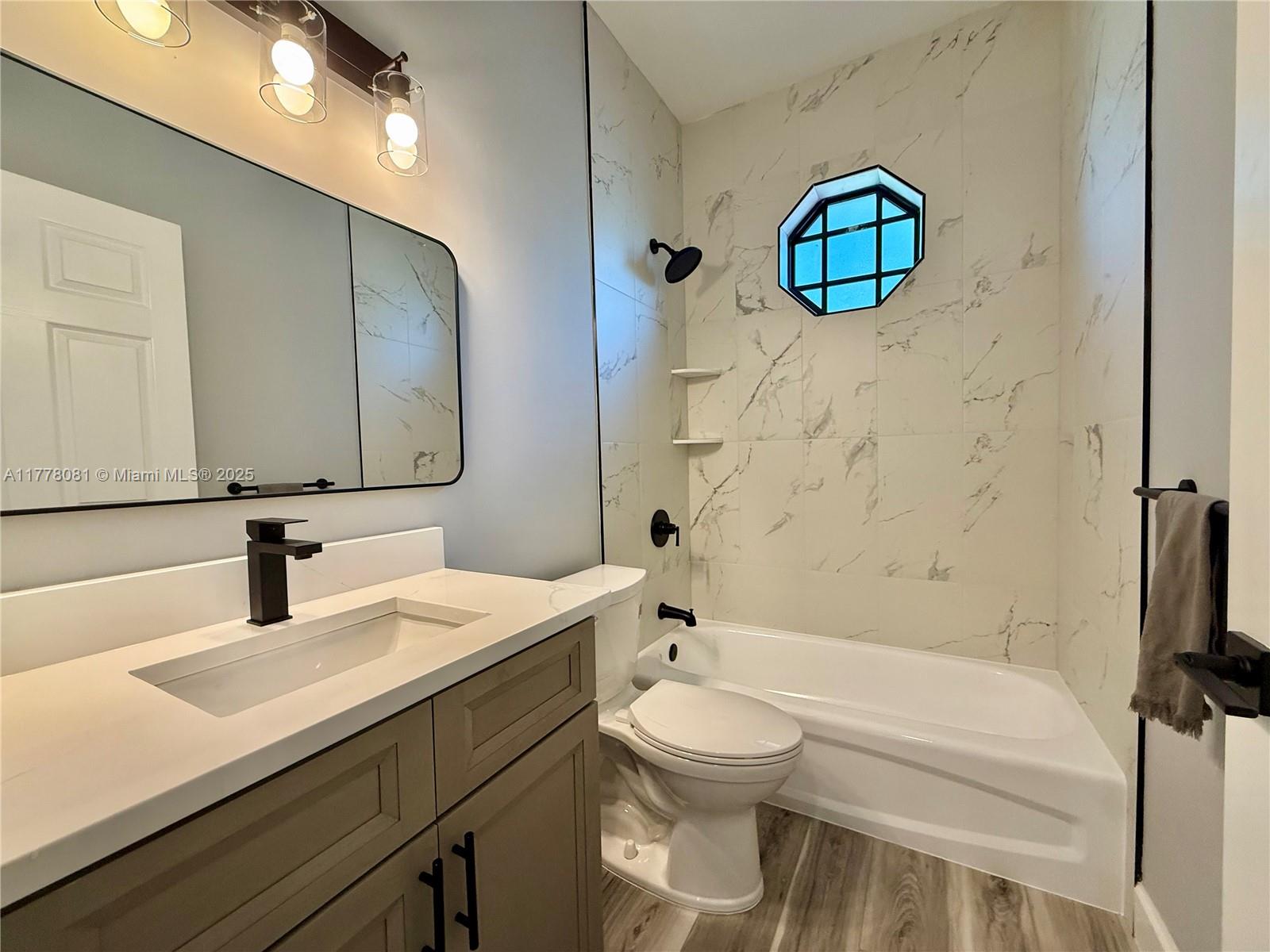 7550 Meadow Lakes Dr #4704, Naples, Florida image 16