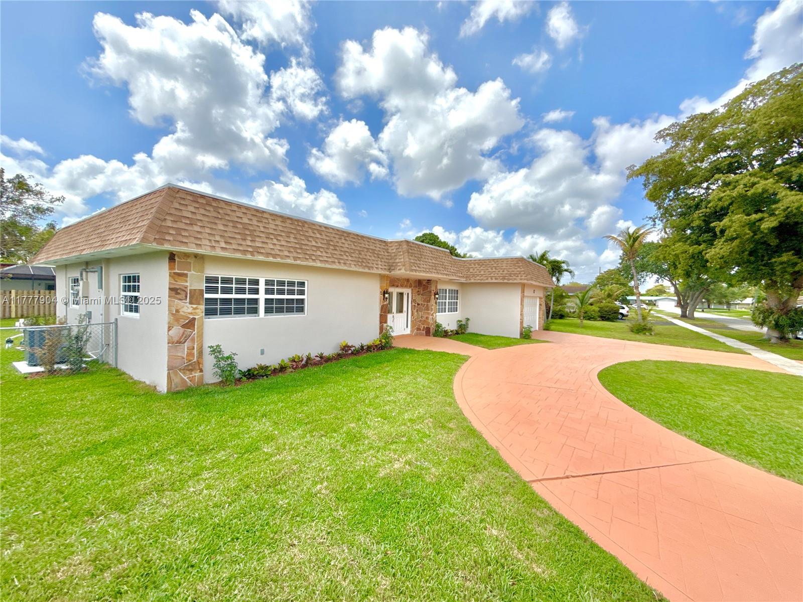 7480 NW 14th St, Plantation, Florida image 1