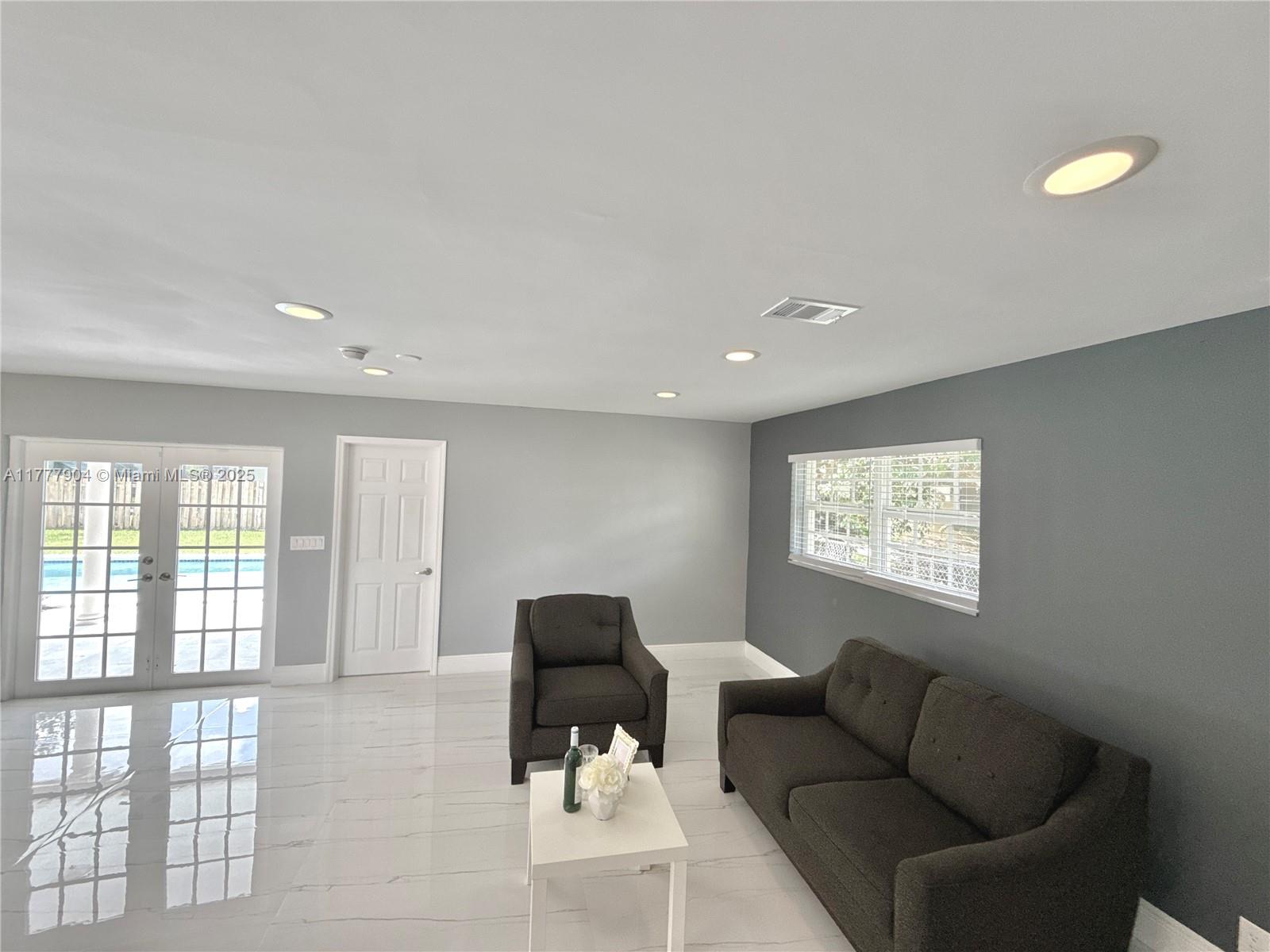 7480 NW 14th St, Plantation, Florida image 11