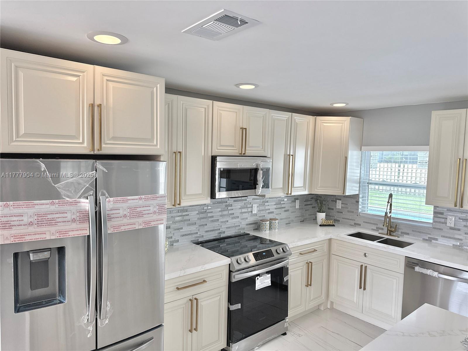 7480 NW 14th St, Plantation, Florida image 27