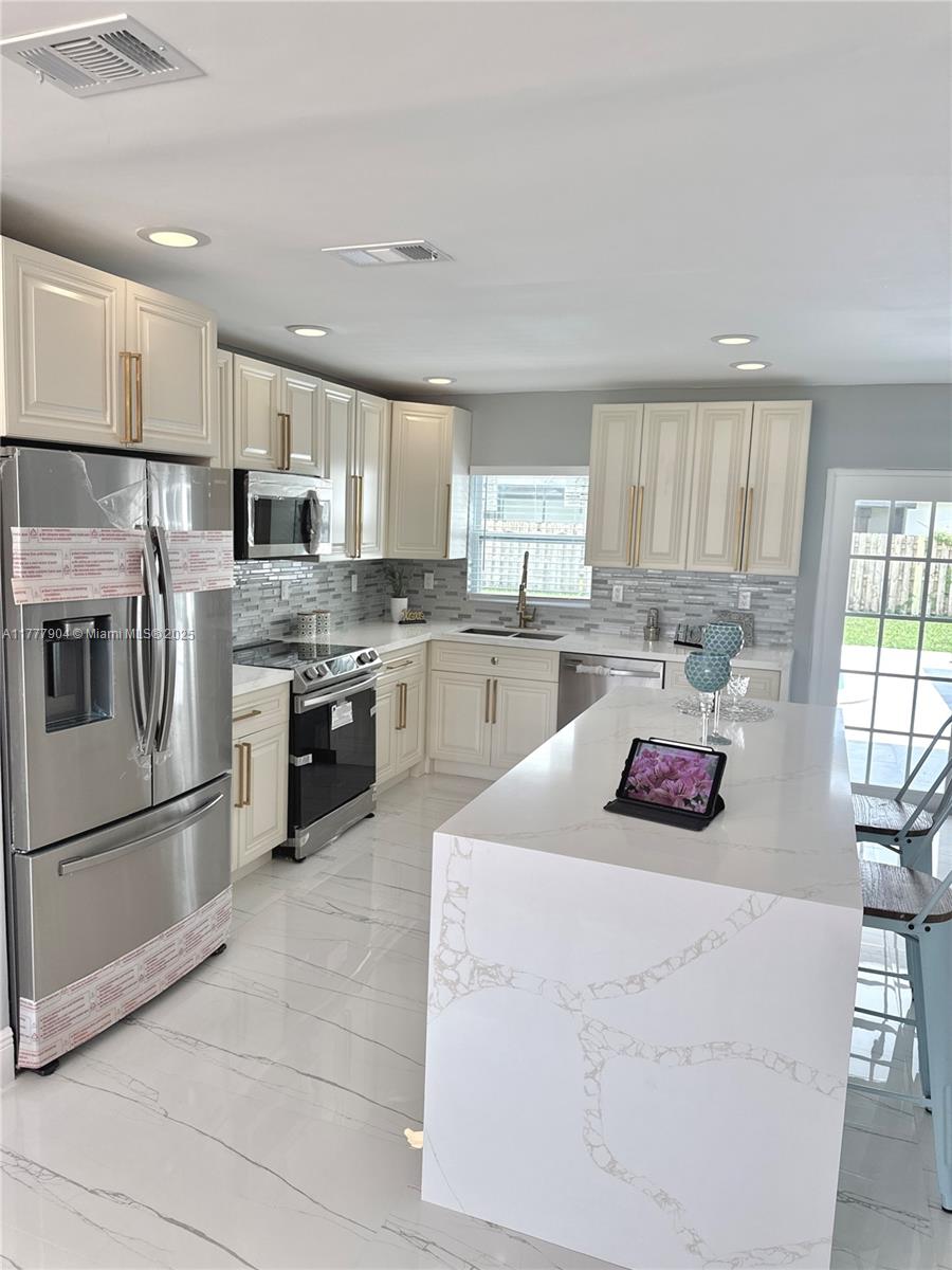 7480 NW 14th St, Plantation, Florida image 29
