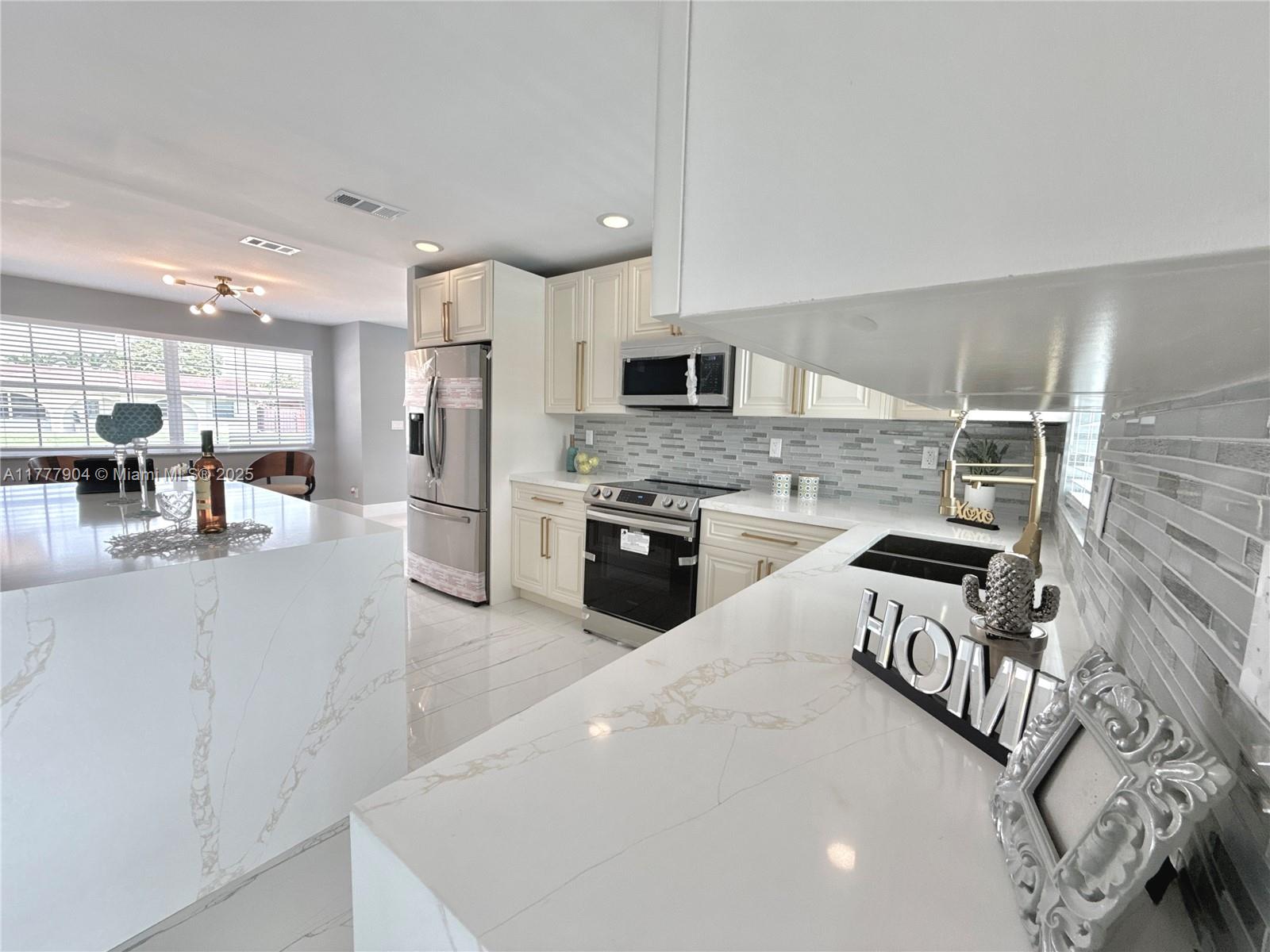 7480 NW 14th St, Plantation, Florida image 34
