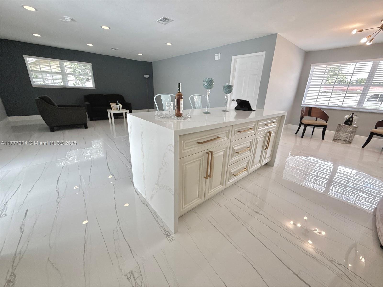 7480 NW 14th St, Plantation, Florida image 36