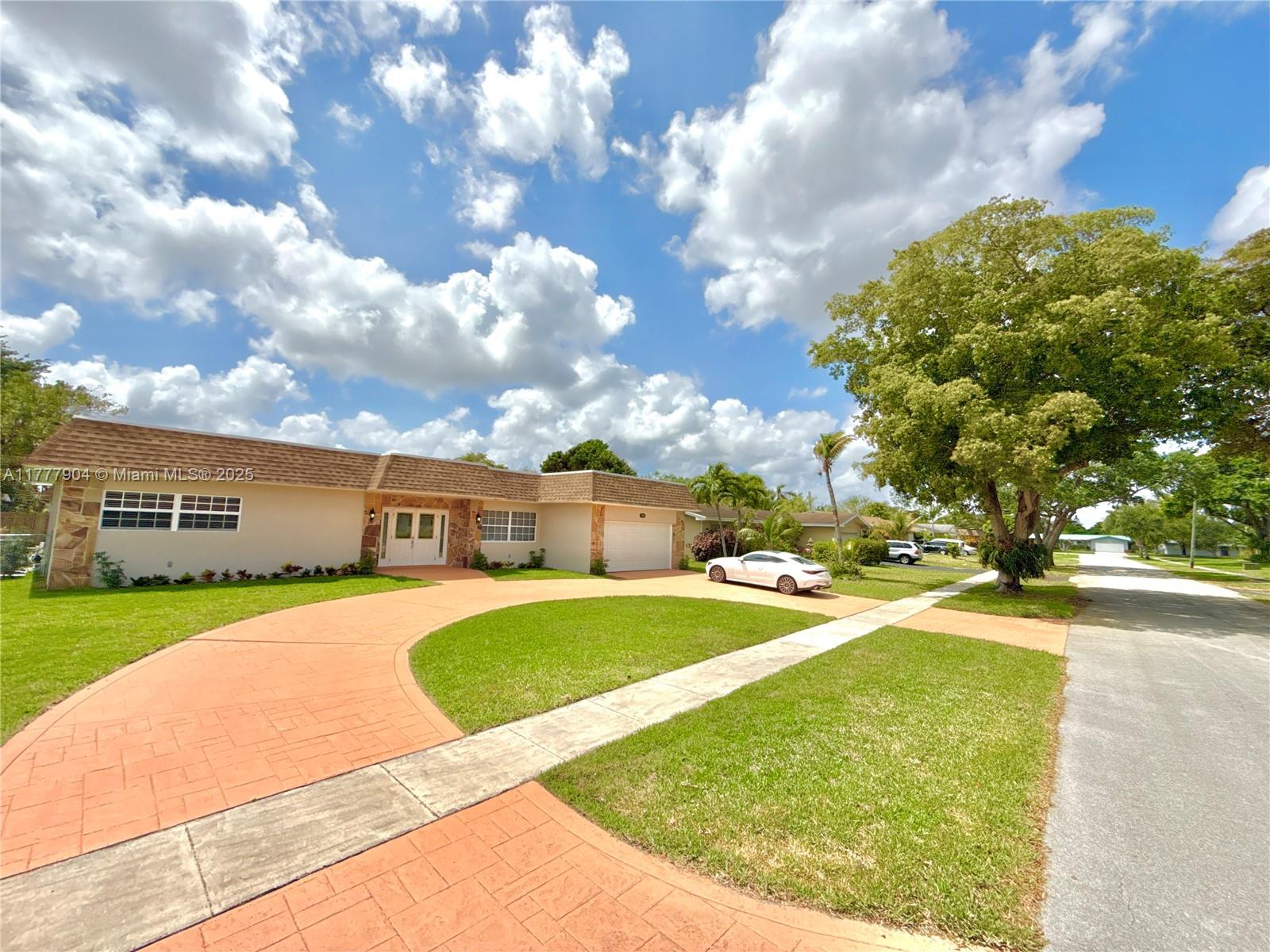 7480 NW 14th St, Plantation, Florida image 7