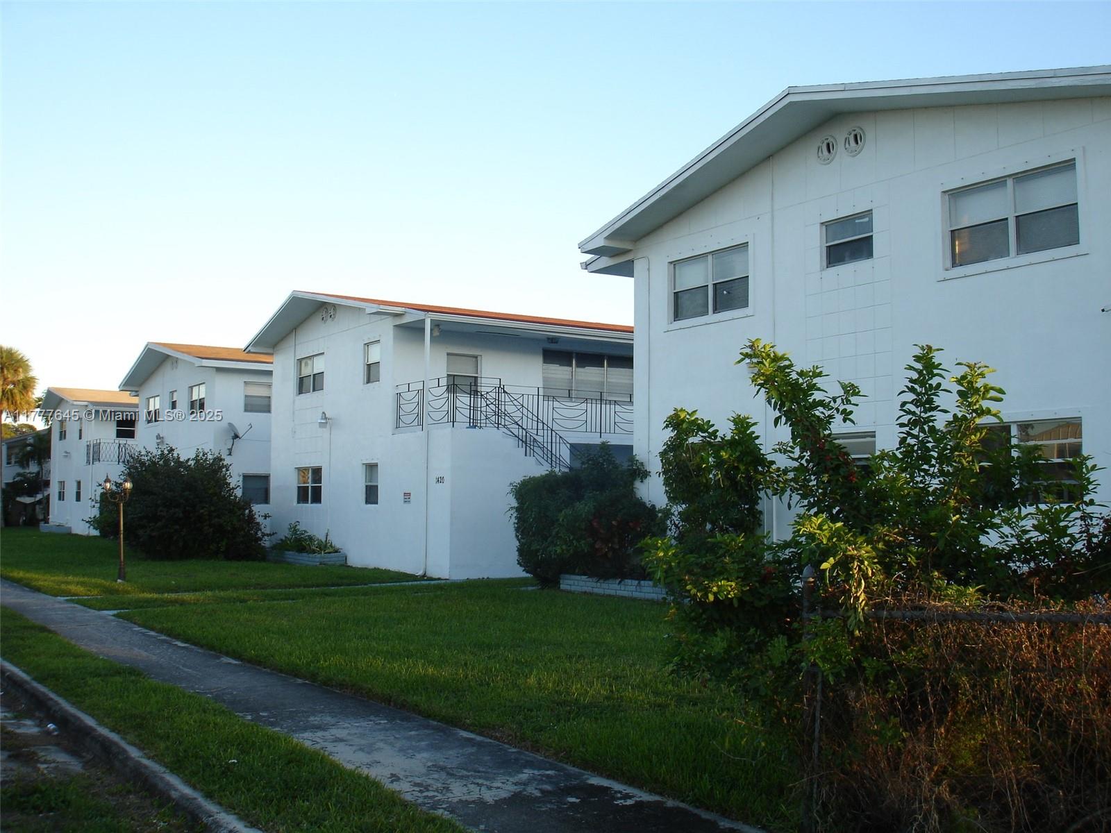 1440 NE 171st St, North Miami Beach, Florida image 1