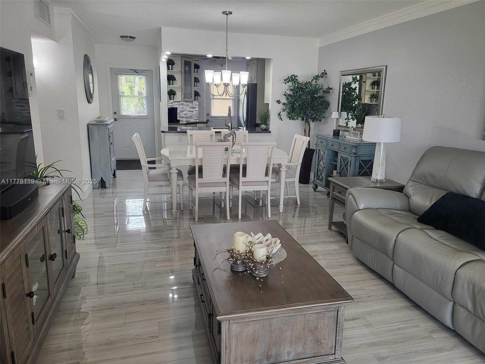 4701 NW 34th St #602, Lauderdale Lakes, Florida image 1