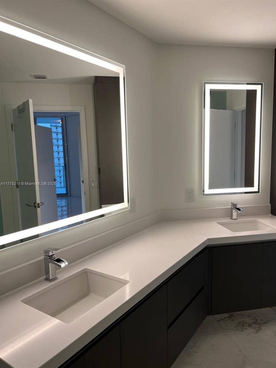 851 NE 1st Ave #4107, Miami FL 33132