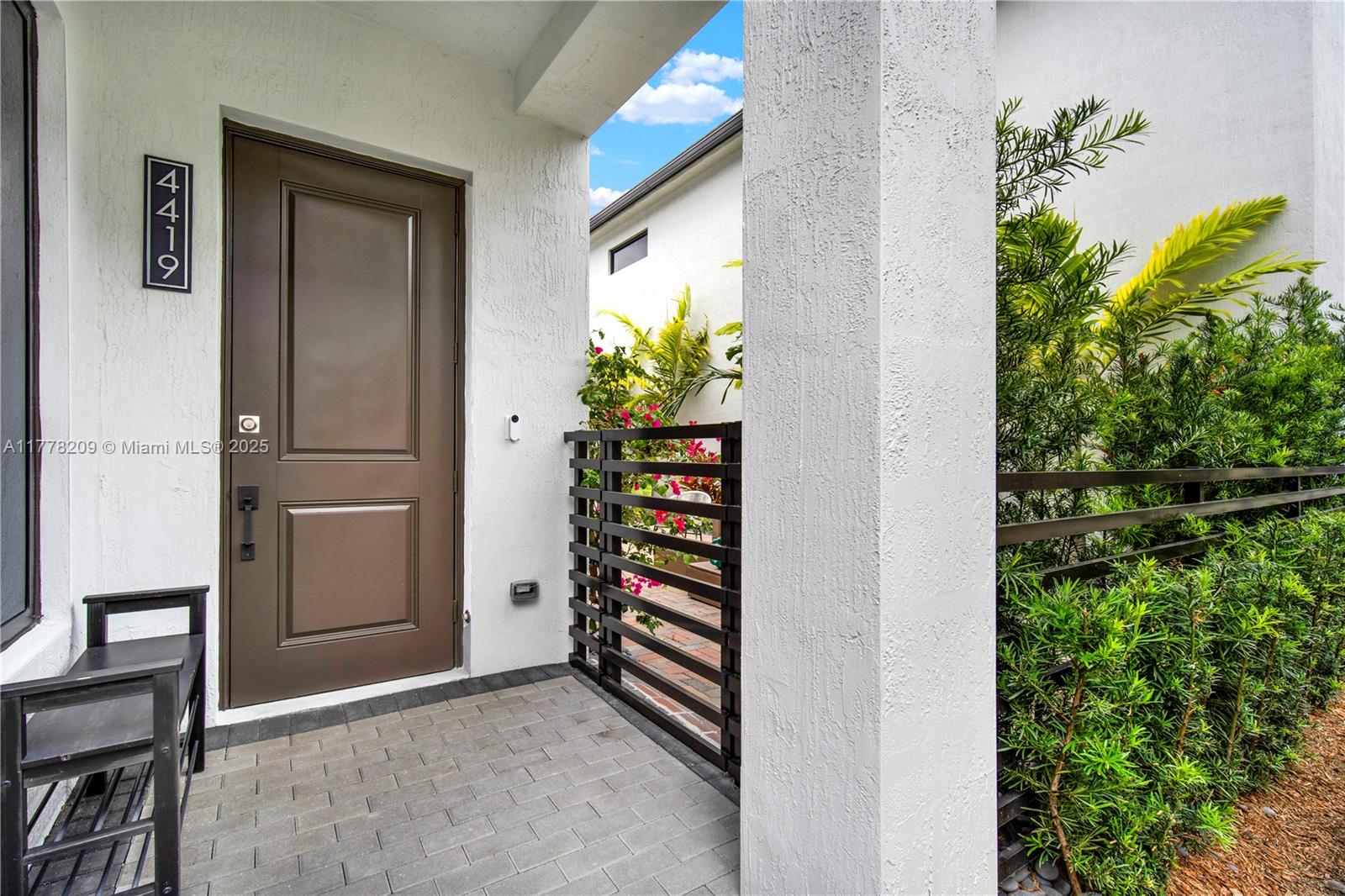 4419 NW 80th Ct, Doral, Florida image 3