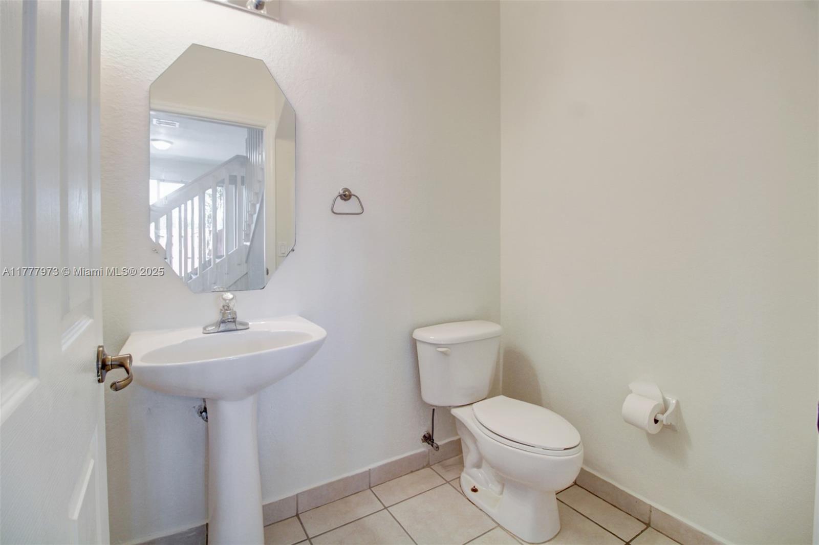 Listing Photo 11