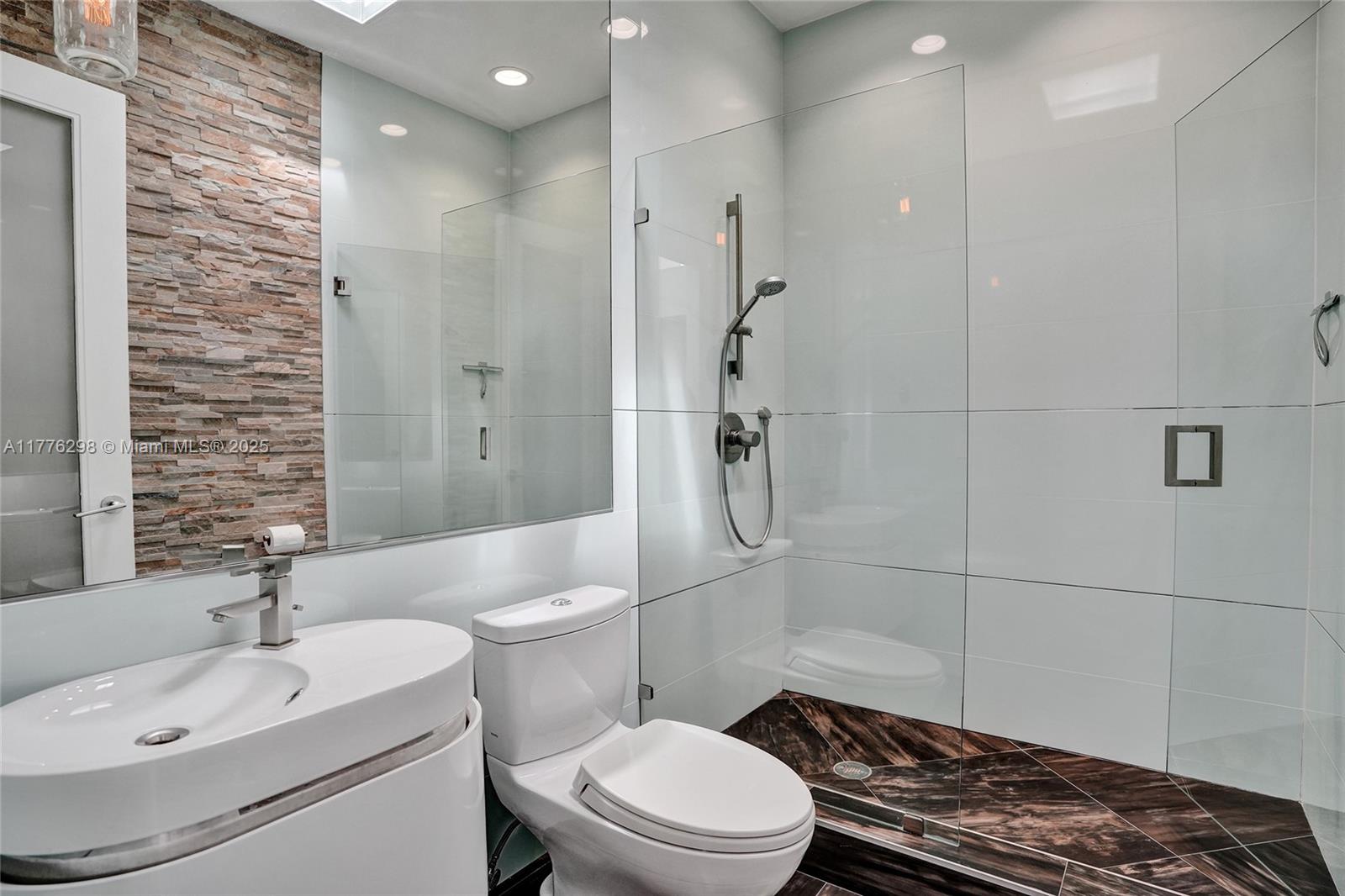 2340 Aqua Vista Blvd, Fort Lauderdale, Florida image 9