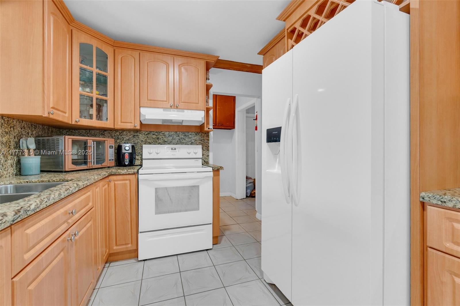 Listing Photo 12