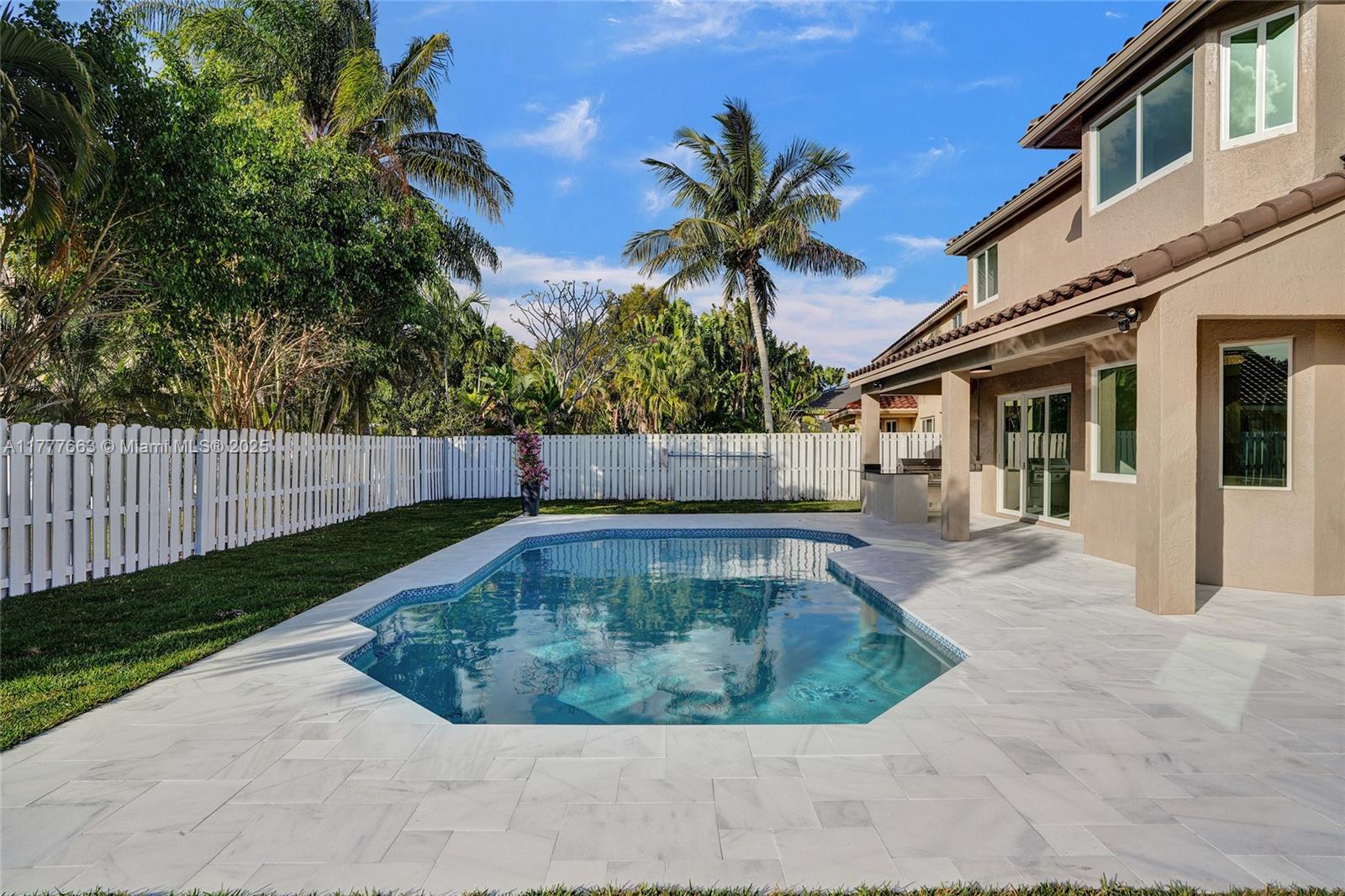 852 Heritage Dr, Weston, Florida image 37