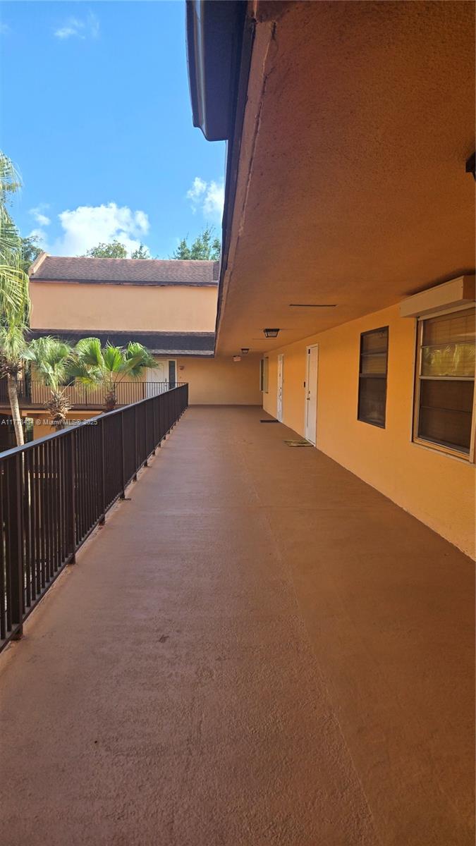 430 Commodore Dr #314, Plantation, Florida image 4