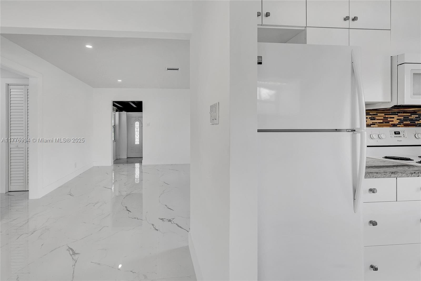 Residentialincome, Hollywood, Florida image 12