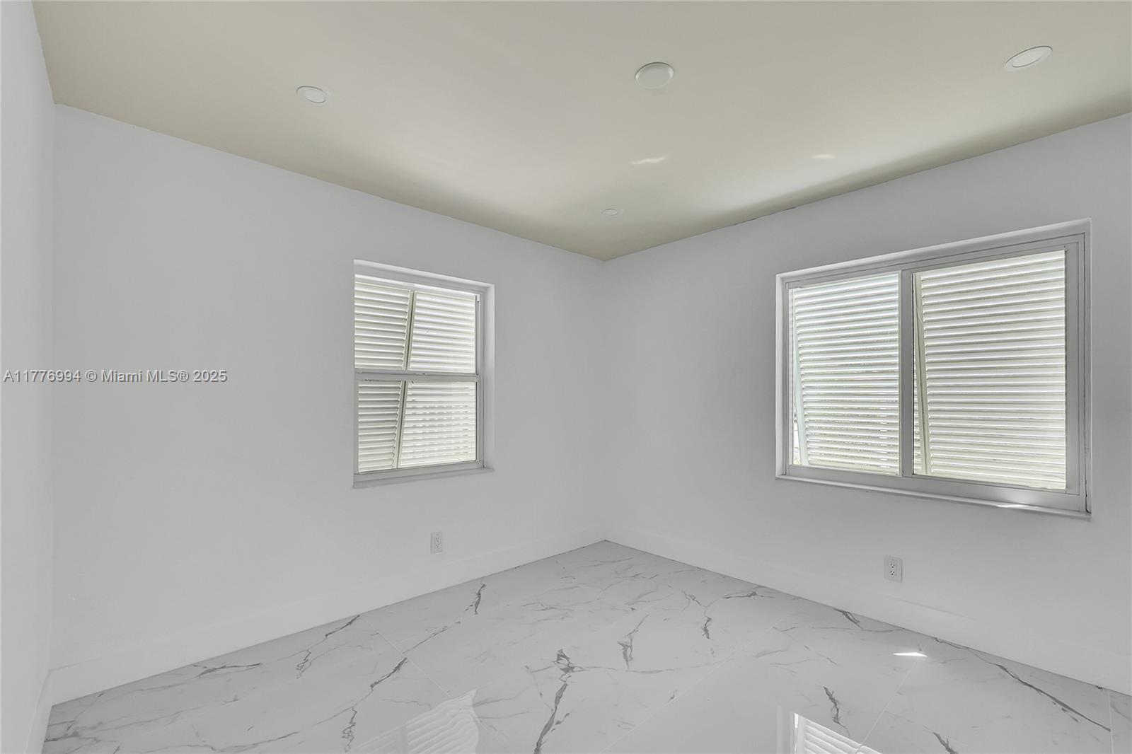Residentialincome, Hollywood, Florida image 13