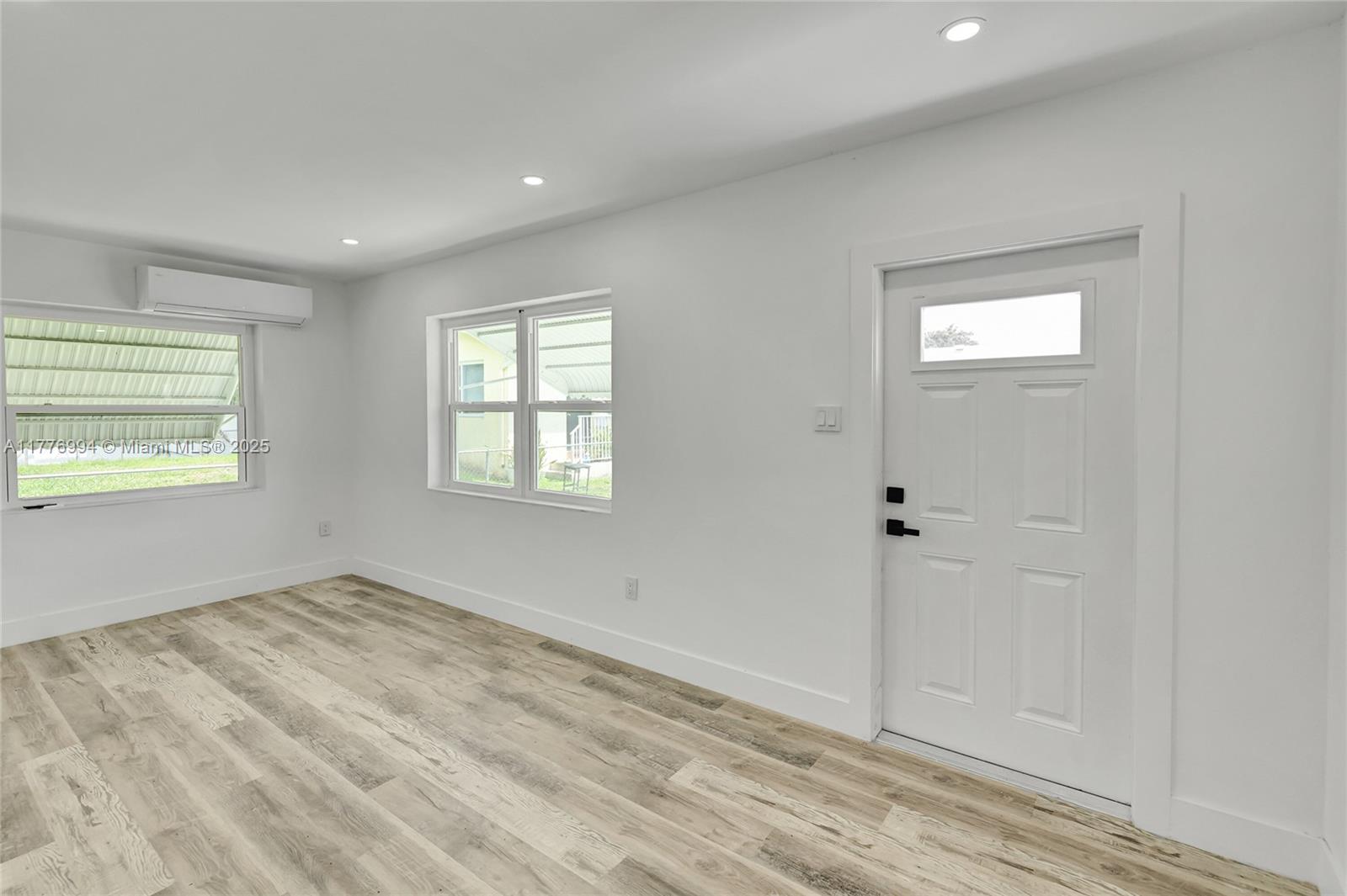 Residentialincome, Hollywood, Florida image 21