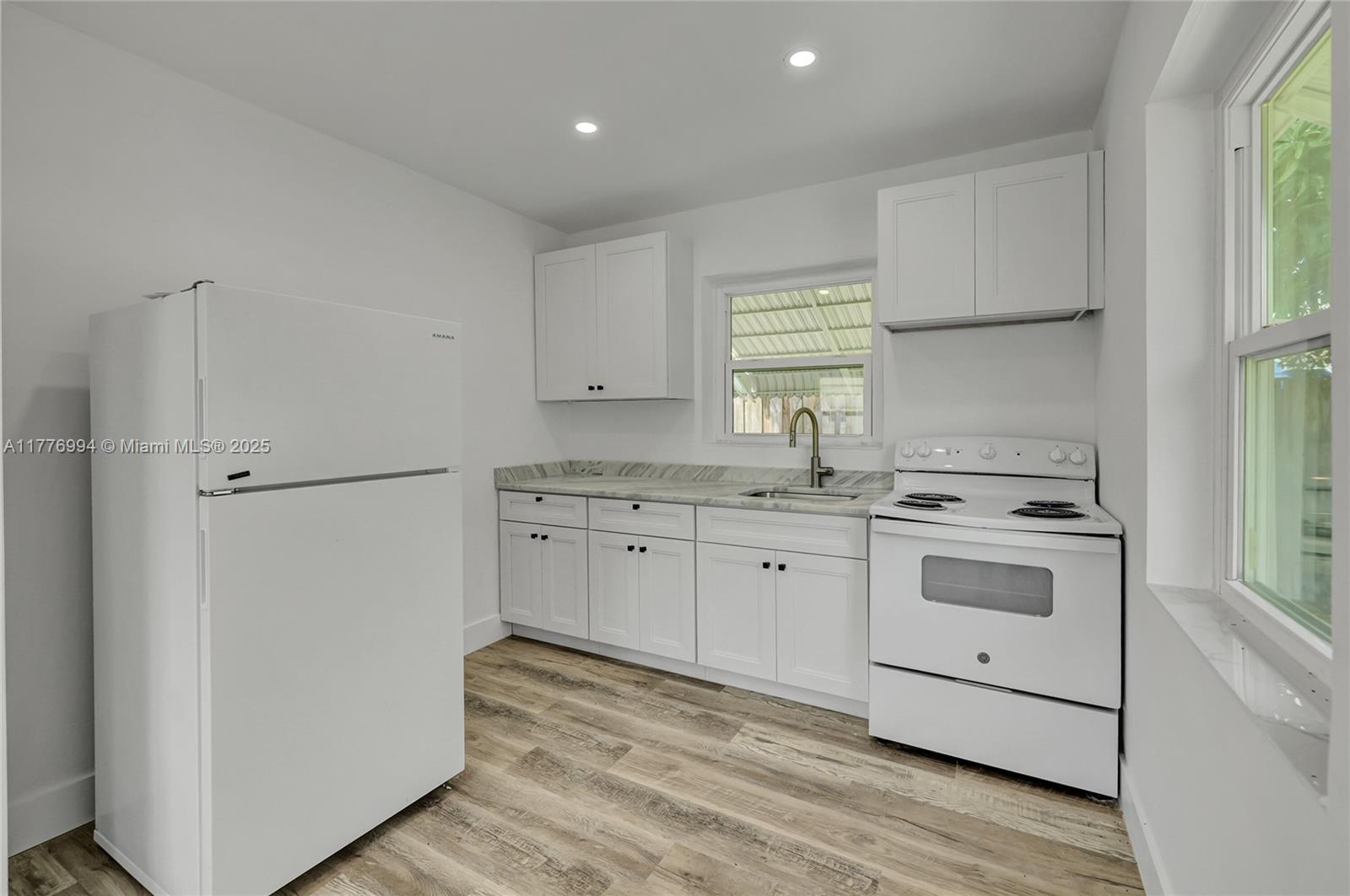 Residentialincome, Hollywood, Florida image 22