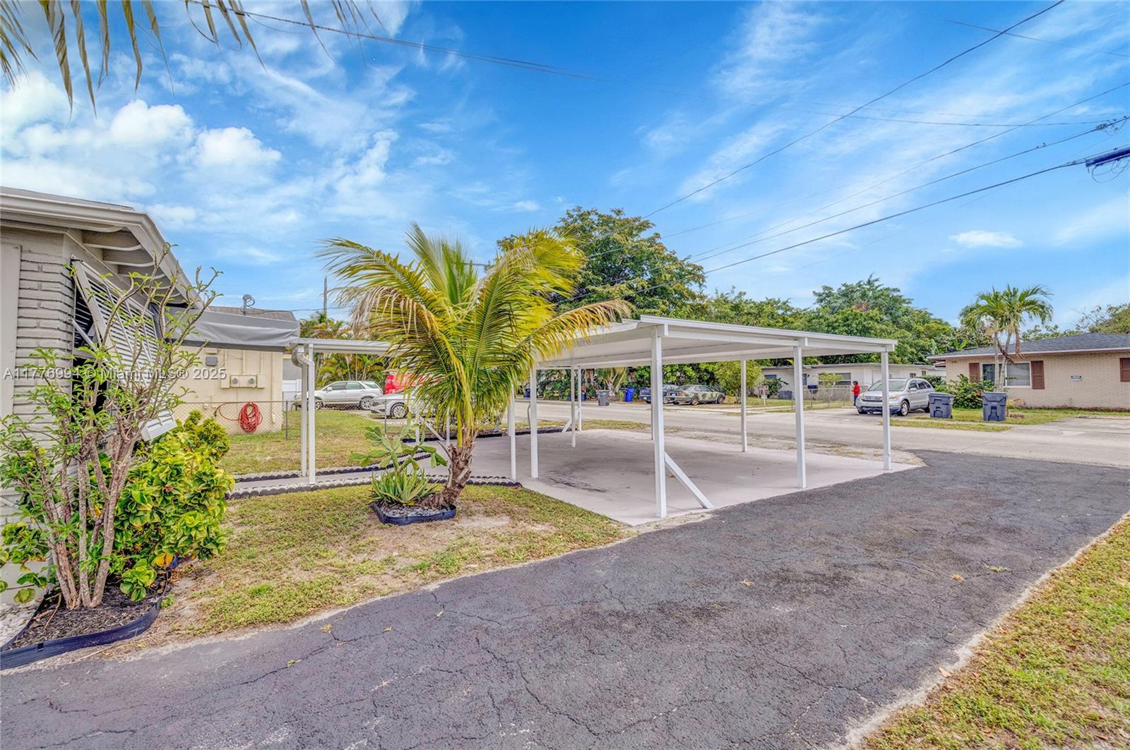 Residentialincome, Hollywood, Florida image 32