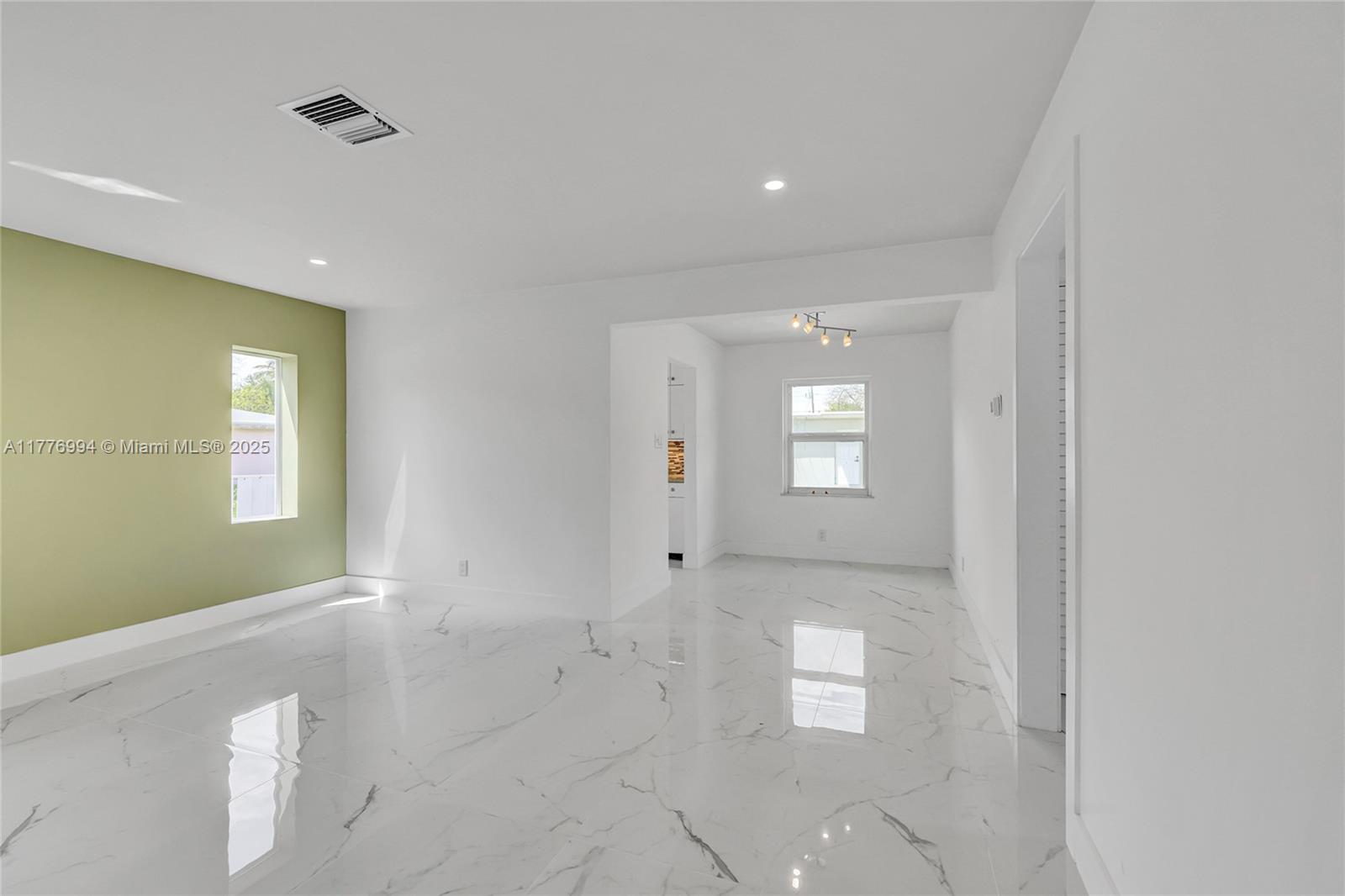 Residentialincome, Hollywood, Florida image 9