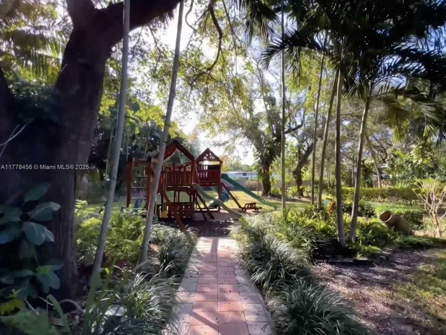 18840 NE 22 Avenue, Miami, Florida image 26