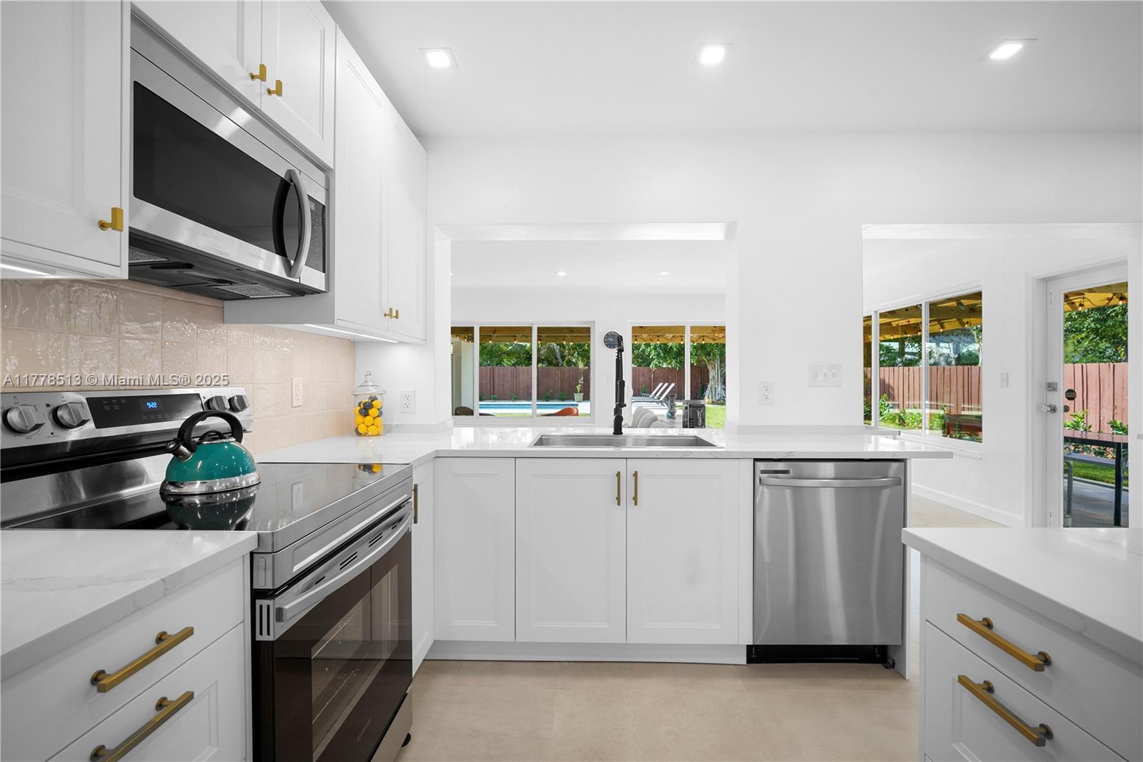 1360 NE 138th St, North Miami, Florida image 15