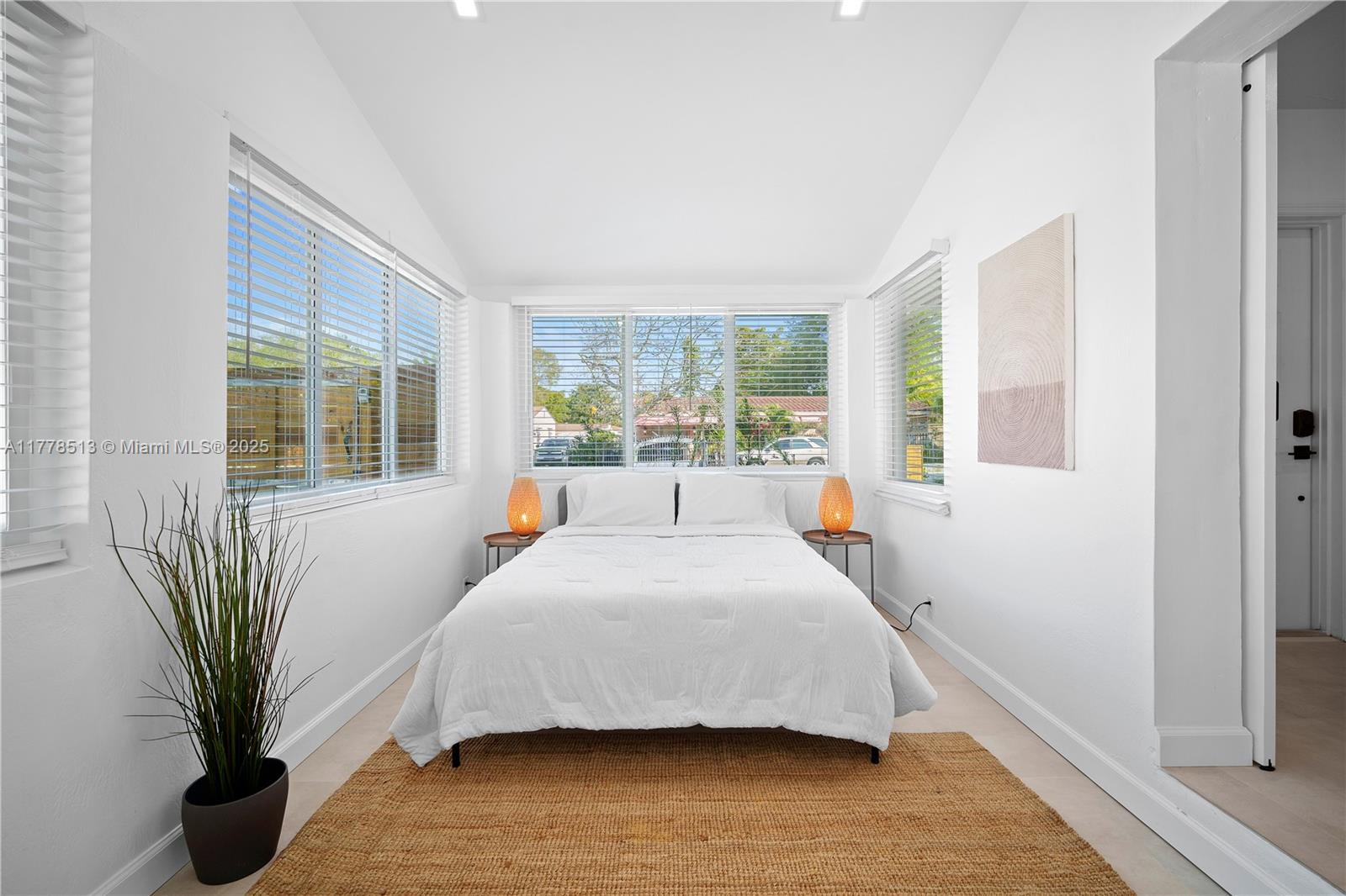 1360 NE 138th St, North Miami, Florida image 18
