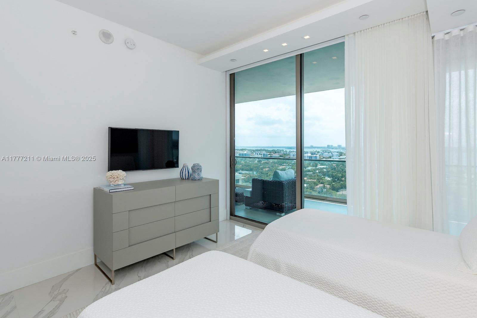 10201 Collins Ave #1803, Bal Harbour, Florida image 30