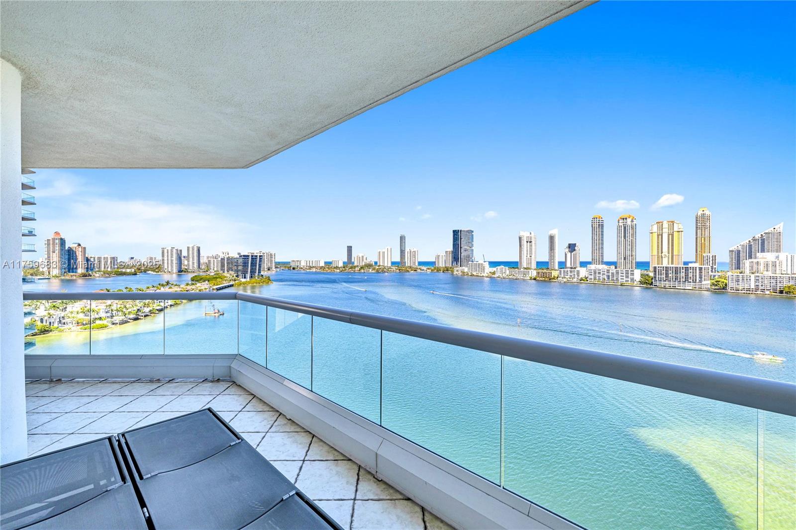 Condo for Sale in Aventura, FL