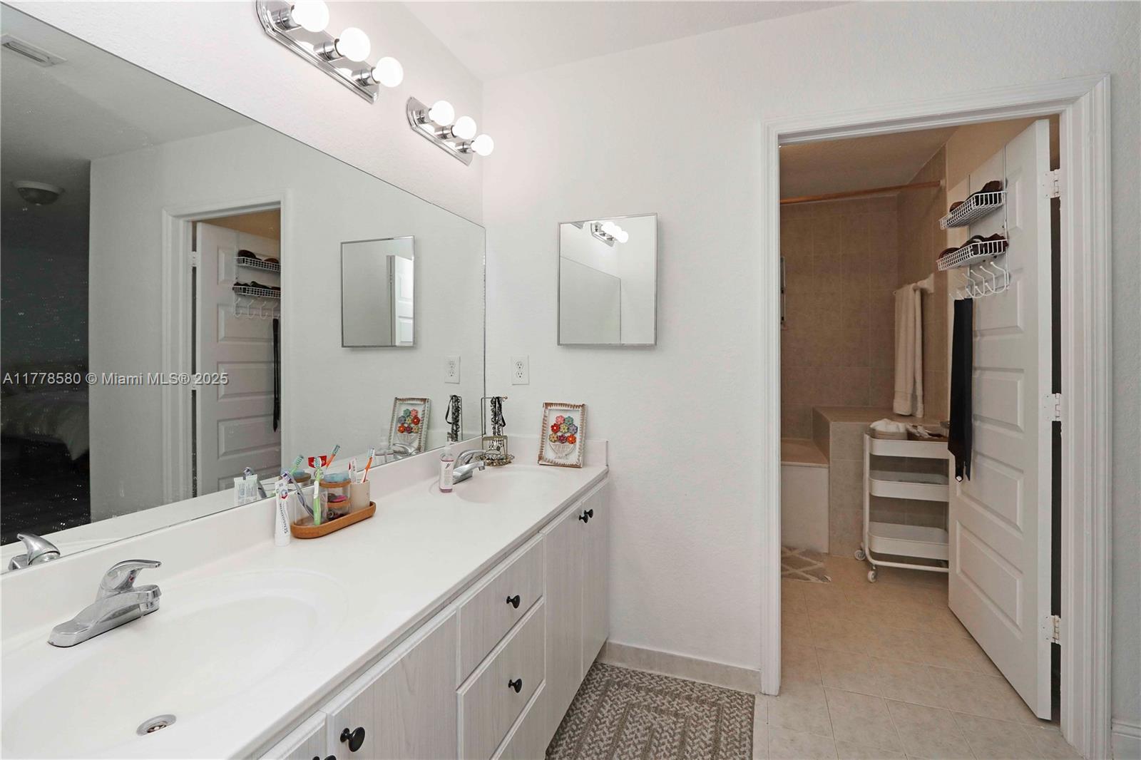 10921 NW 88th Ter #1303, Doral, Florida image 13
