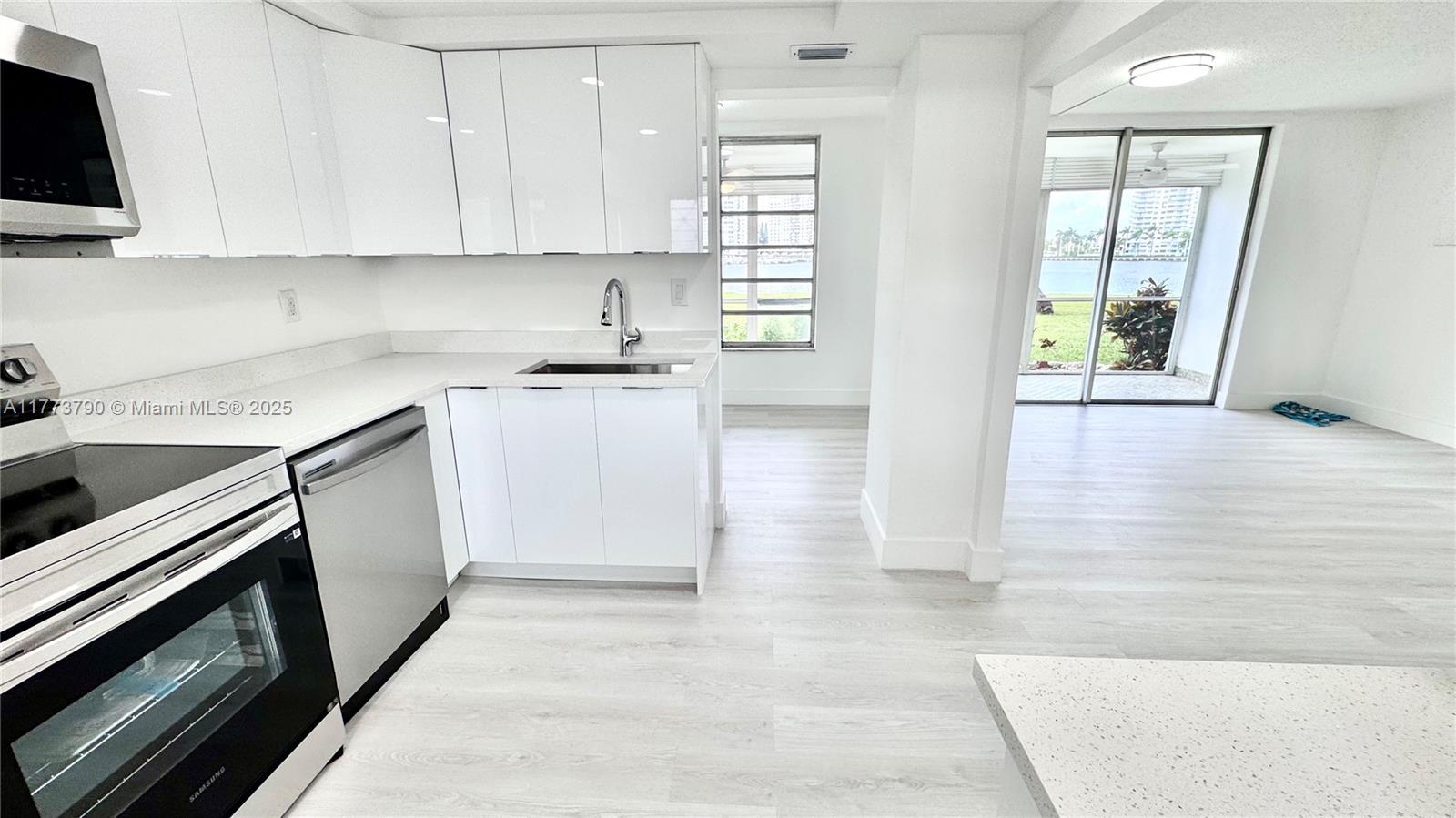 2999 Point East Dr #C101, Aventura, Florida image 25