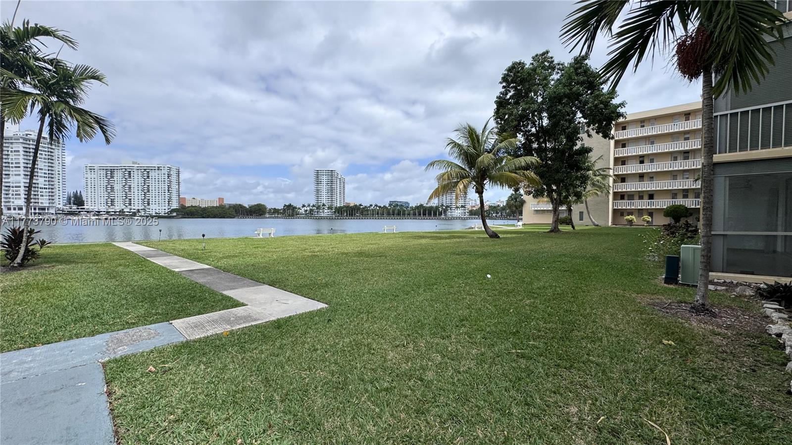 2999 Point East Dr #C101, Aventura, Florida image 31