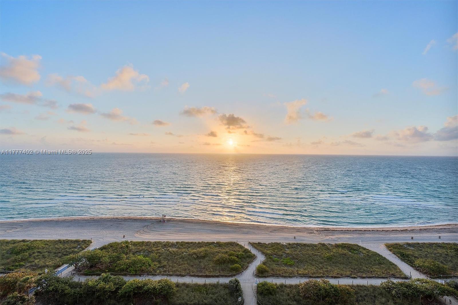 Apartamento à Venda em Surfside, FL