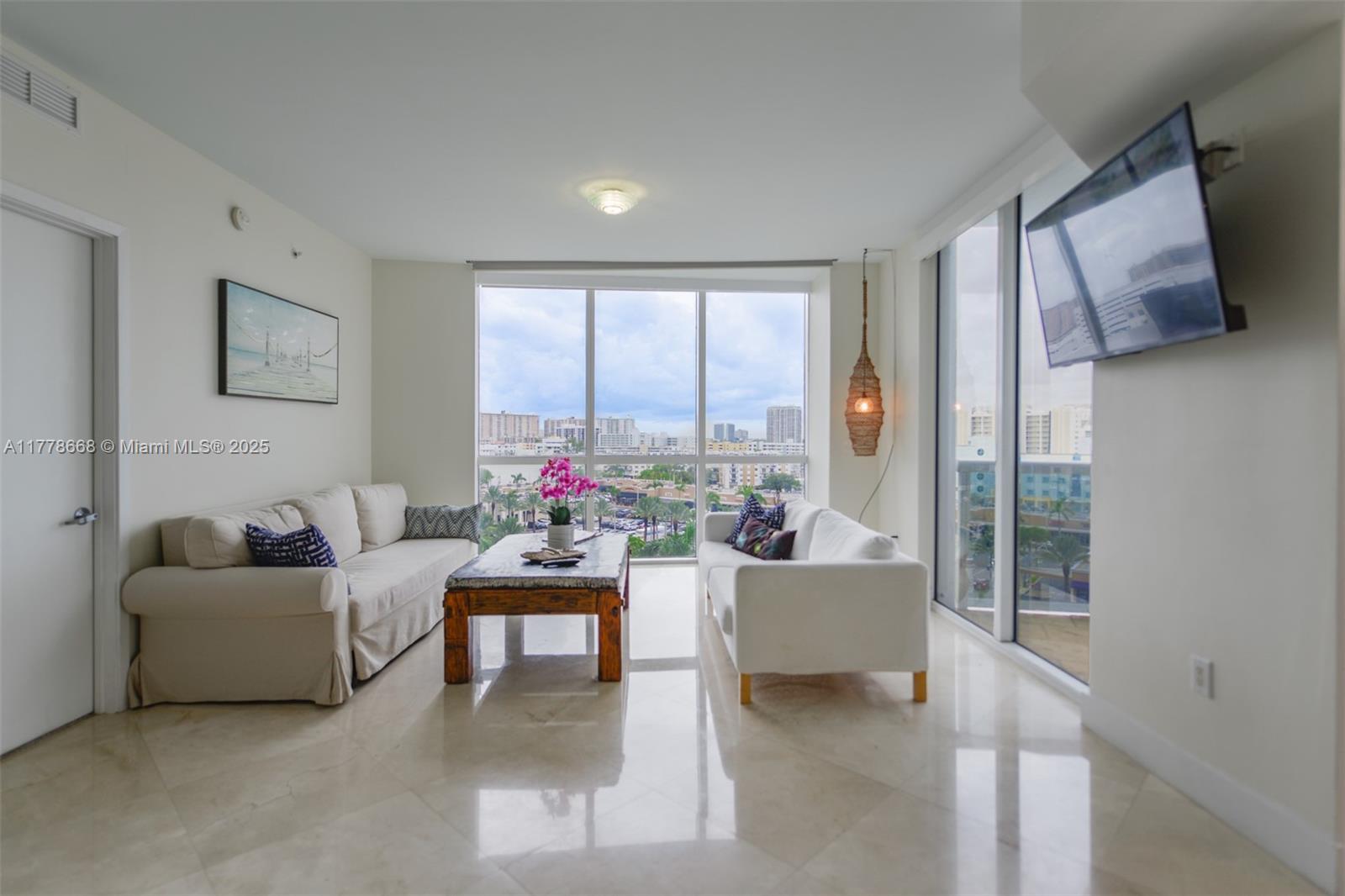 Apartamento à Venda em Sunny Isles Beach, FL