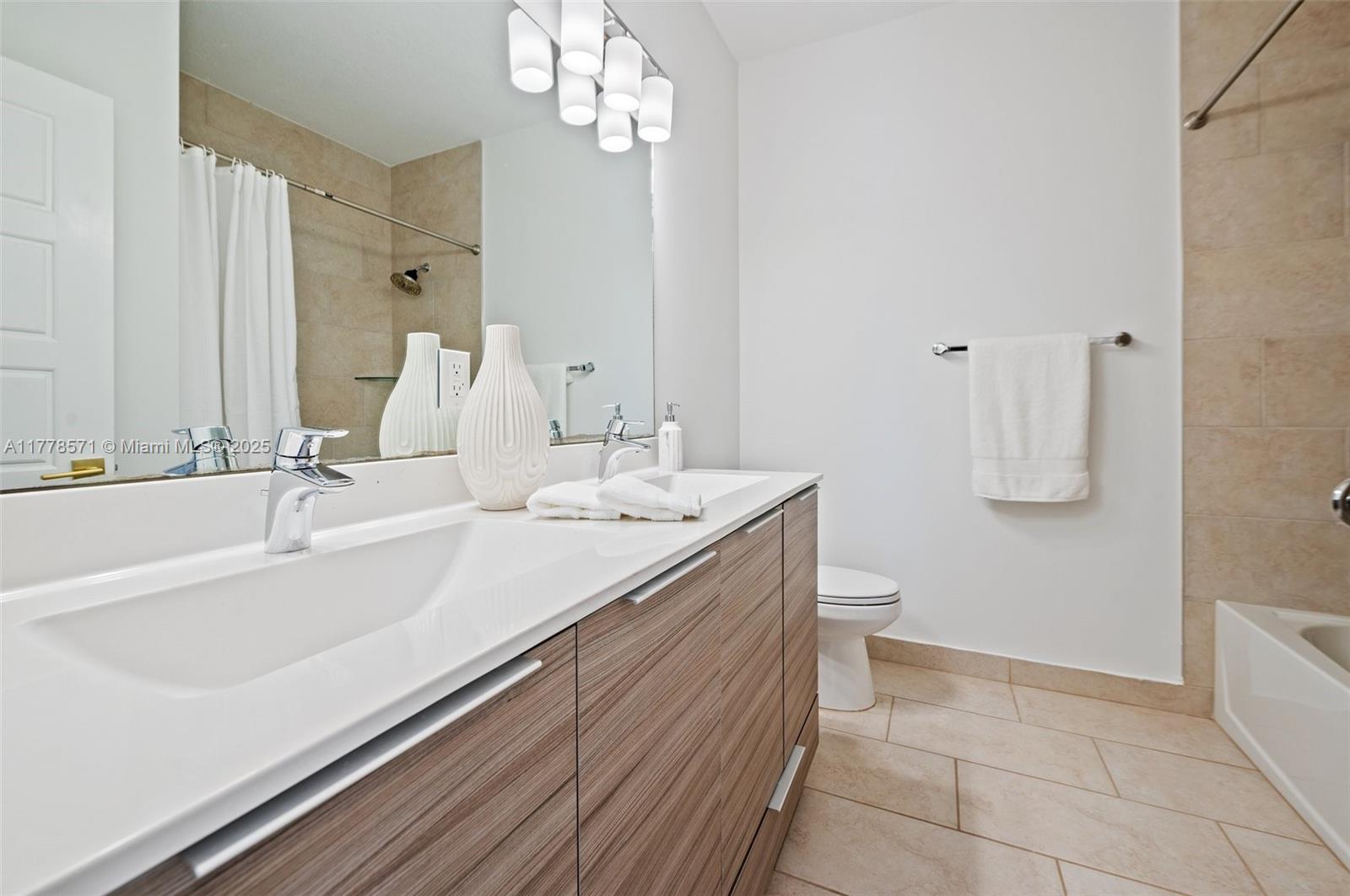 16008 NW 91st Ct, Miami Lakes, Florida image 15