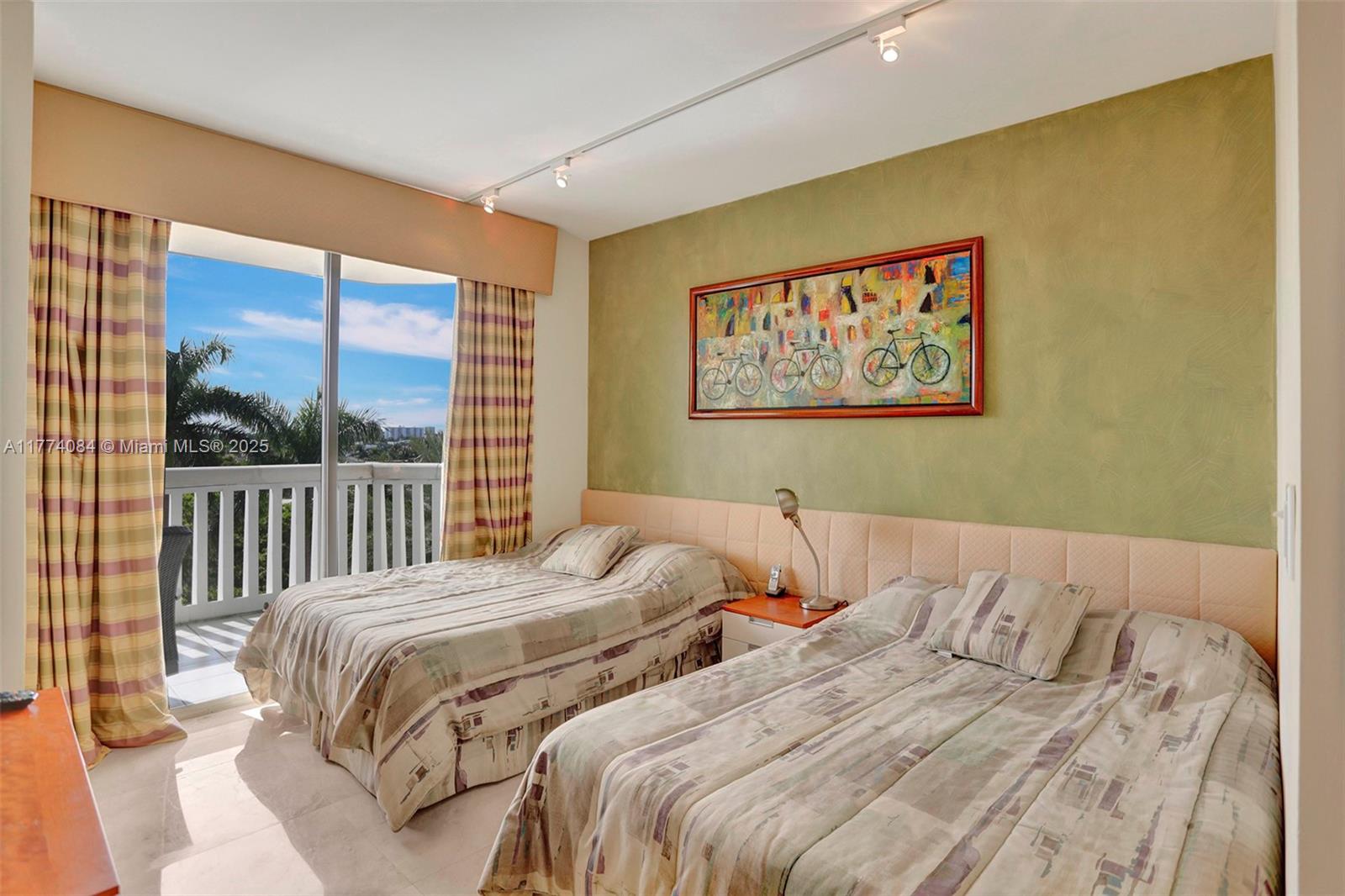 Listing Photo 14