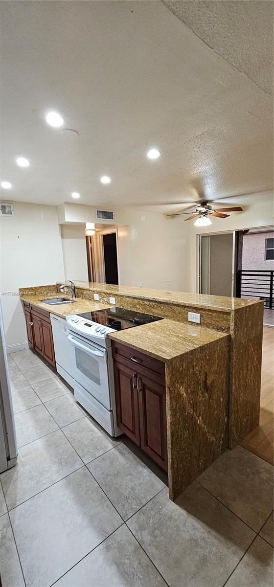 5352 NE 6th Ave #G9, Oakland Park, Florida image 5